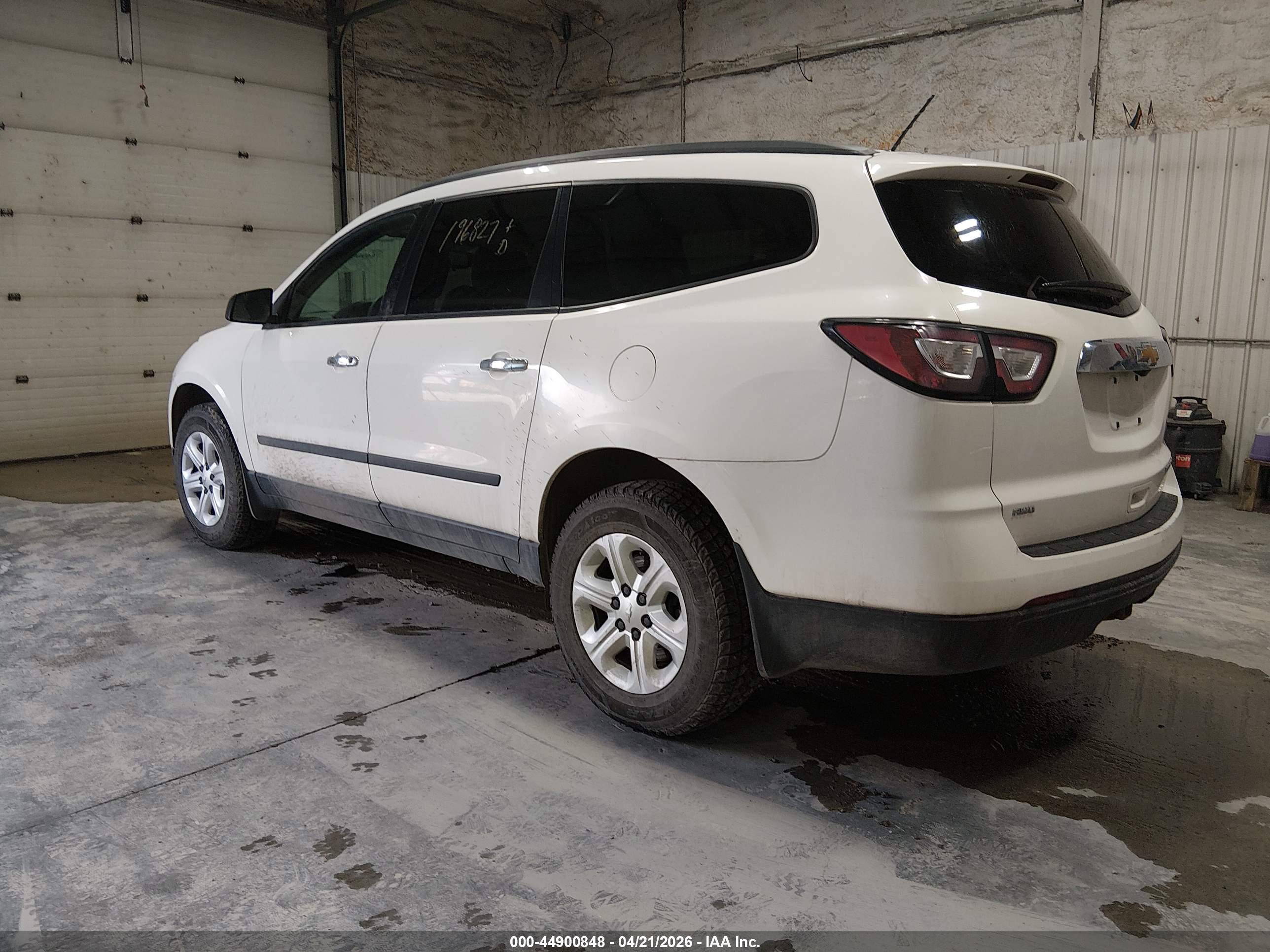 CHEVROLET TRAVERSE image 3