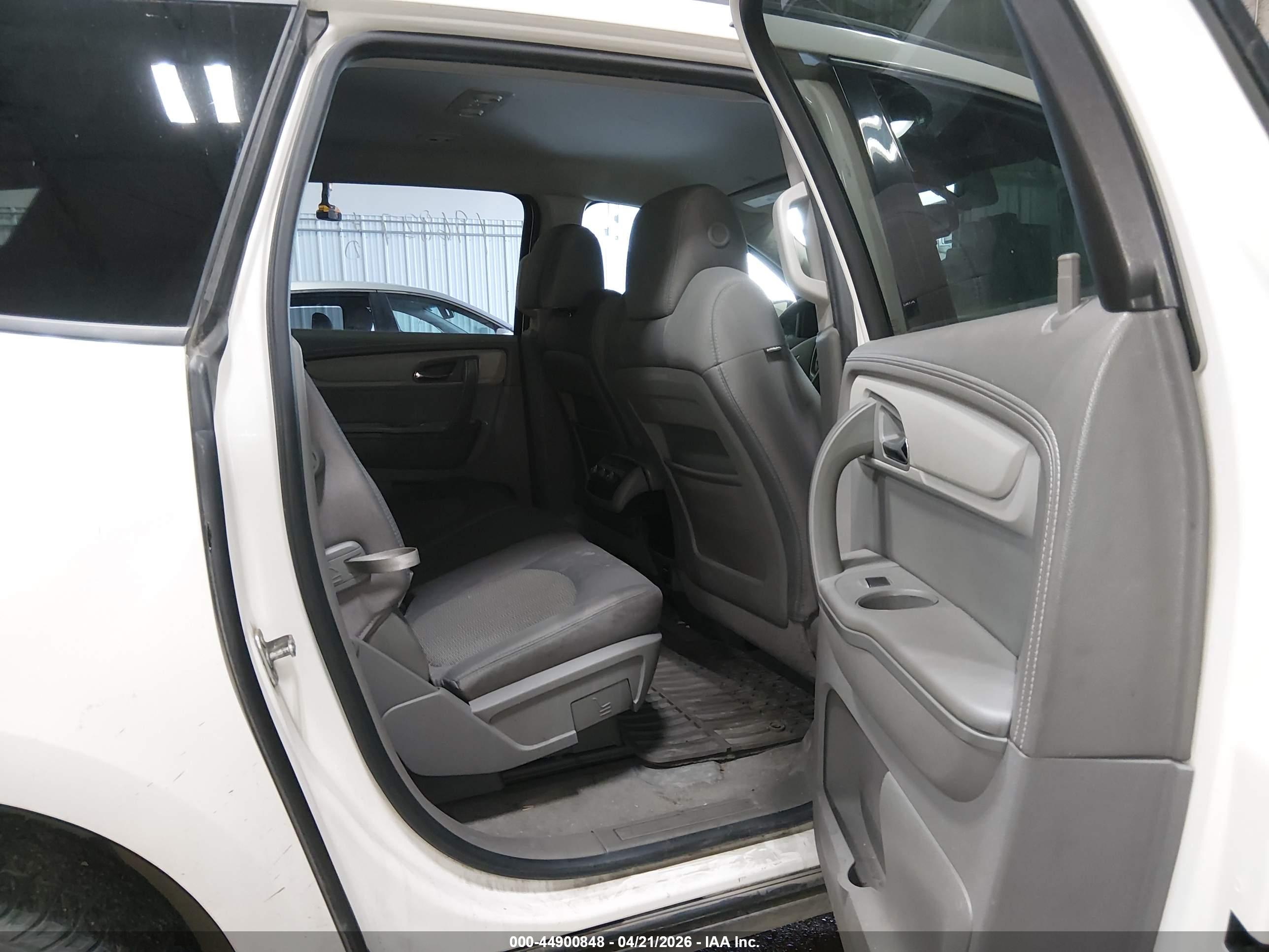 CHEVROLET TRAVERSE image 8