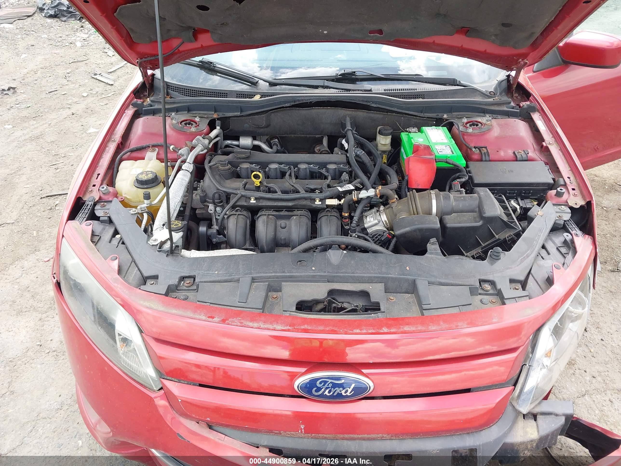 FORD FUSION image 10