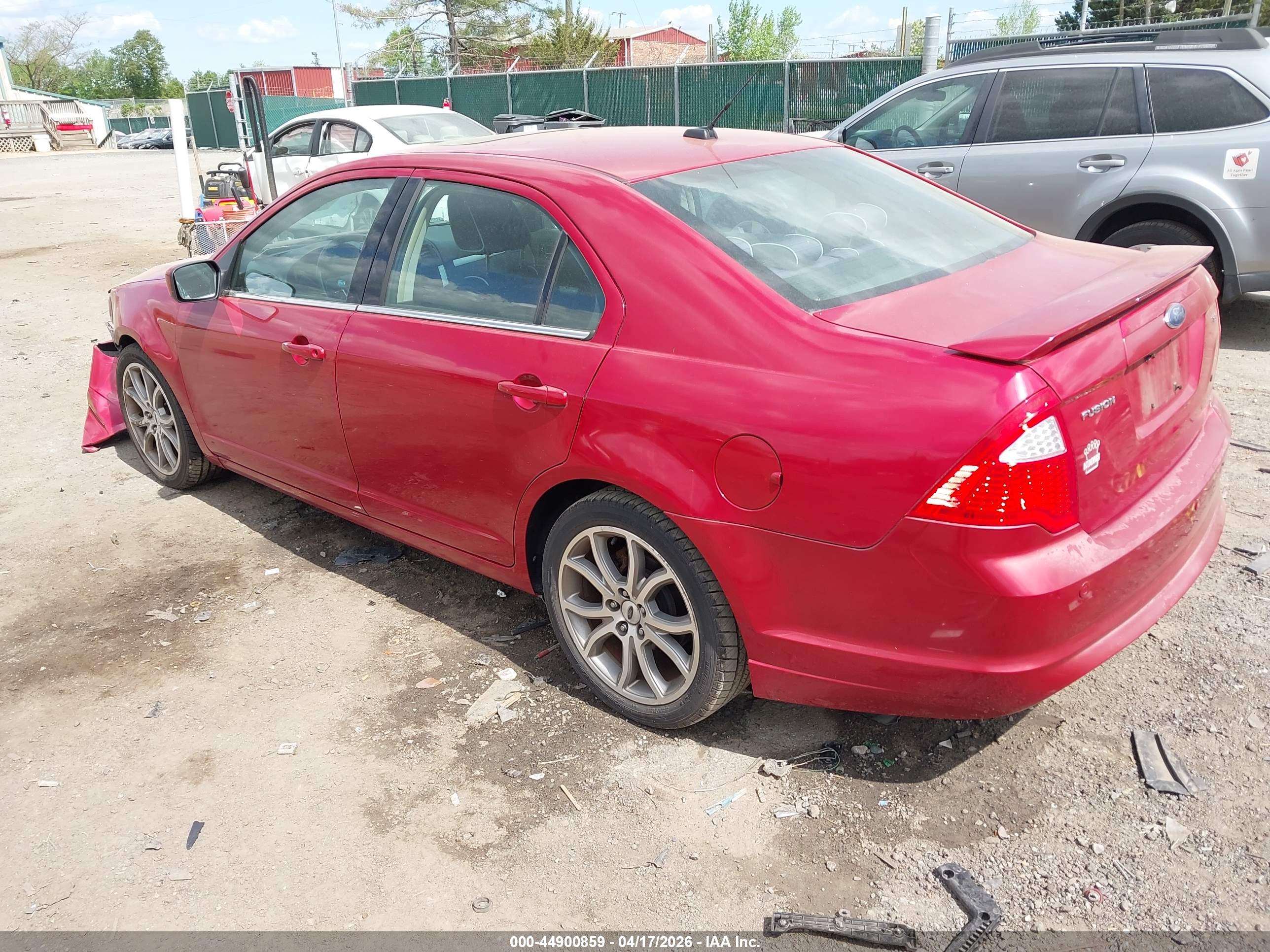 FORD FUSION image 3