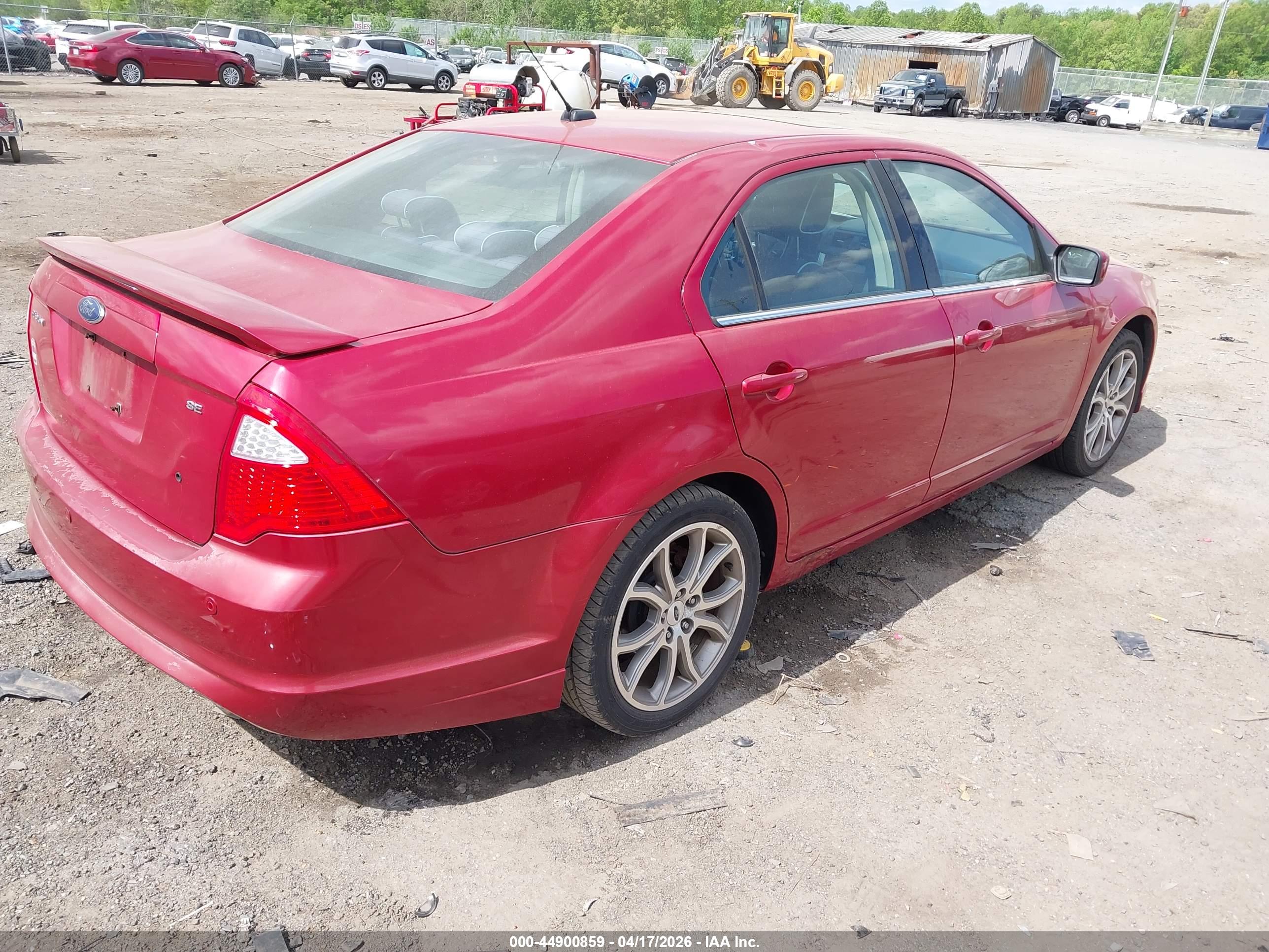 FORD FUSION image 4