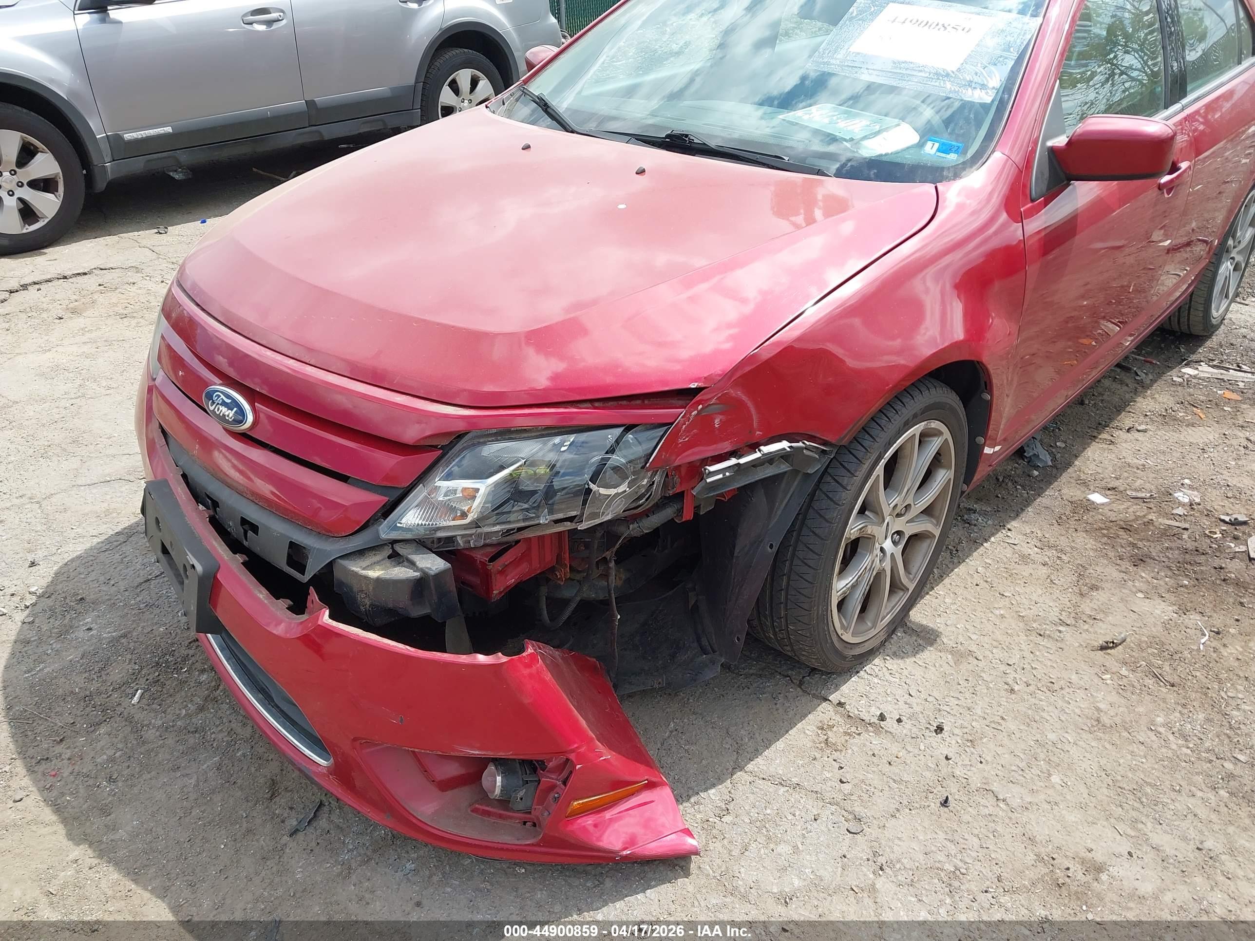 FORD FUSION image 6