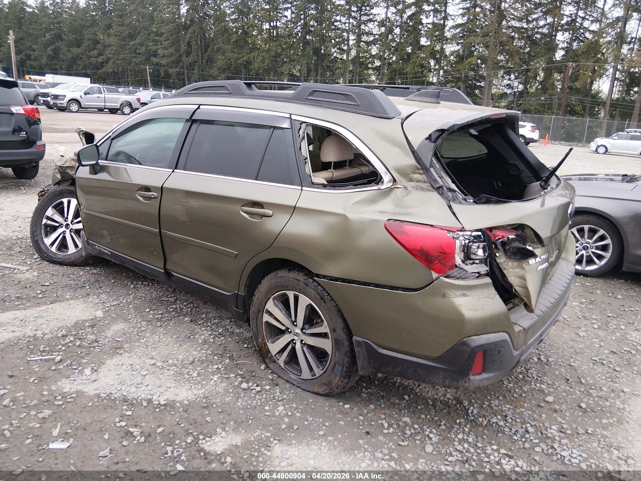 SUBARU OUTBACK image 3
