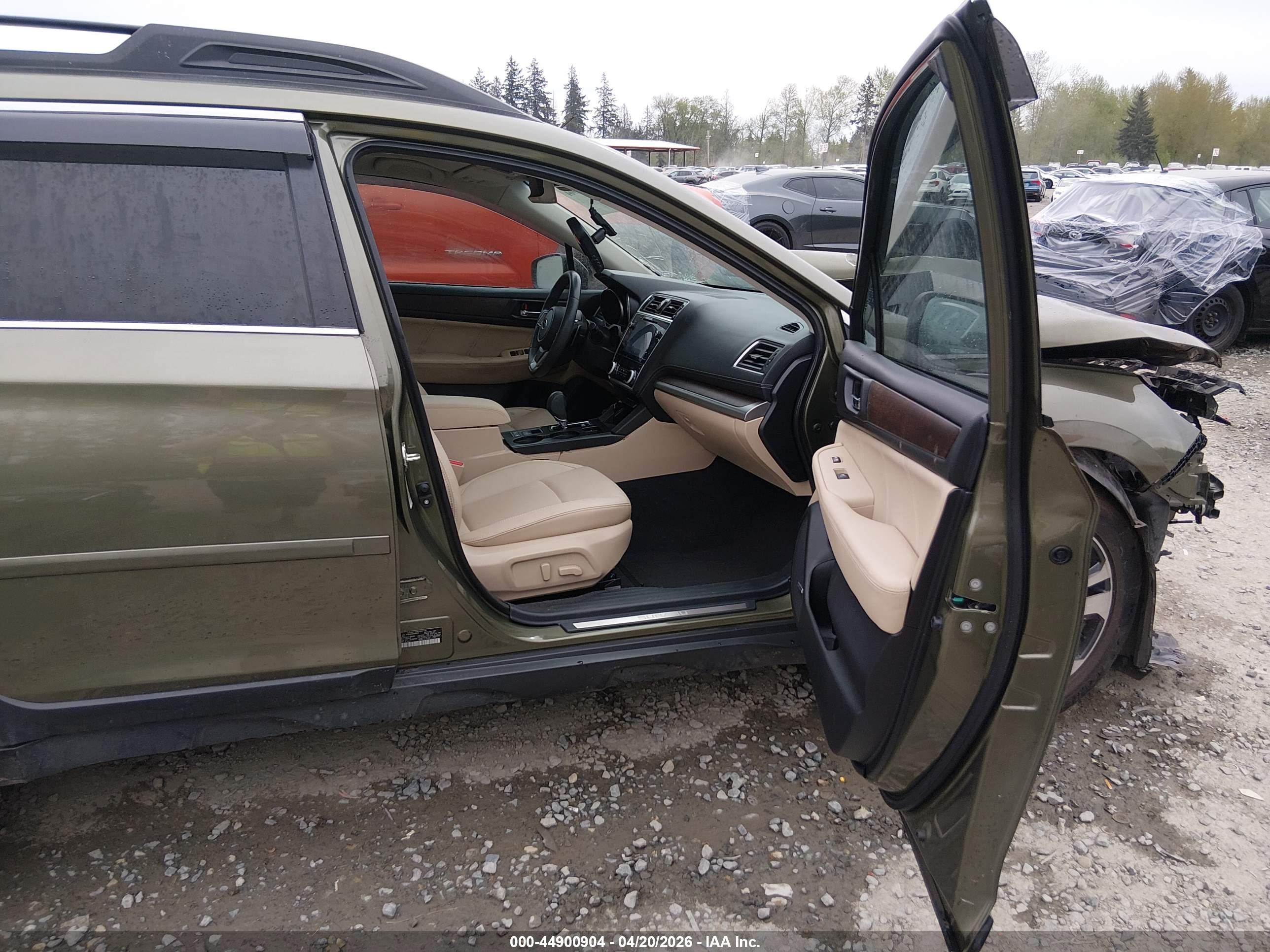 SUBARU OUTBACK image 5