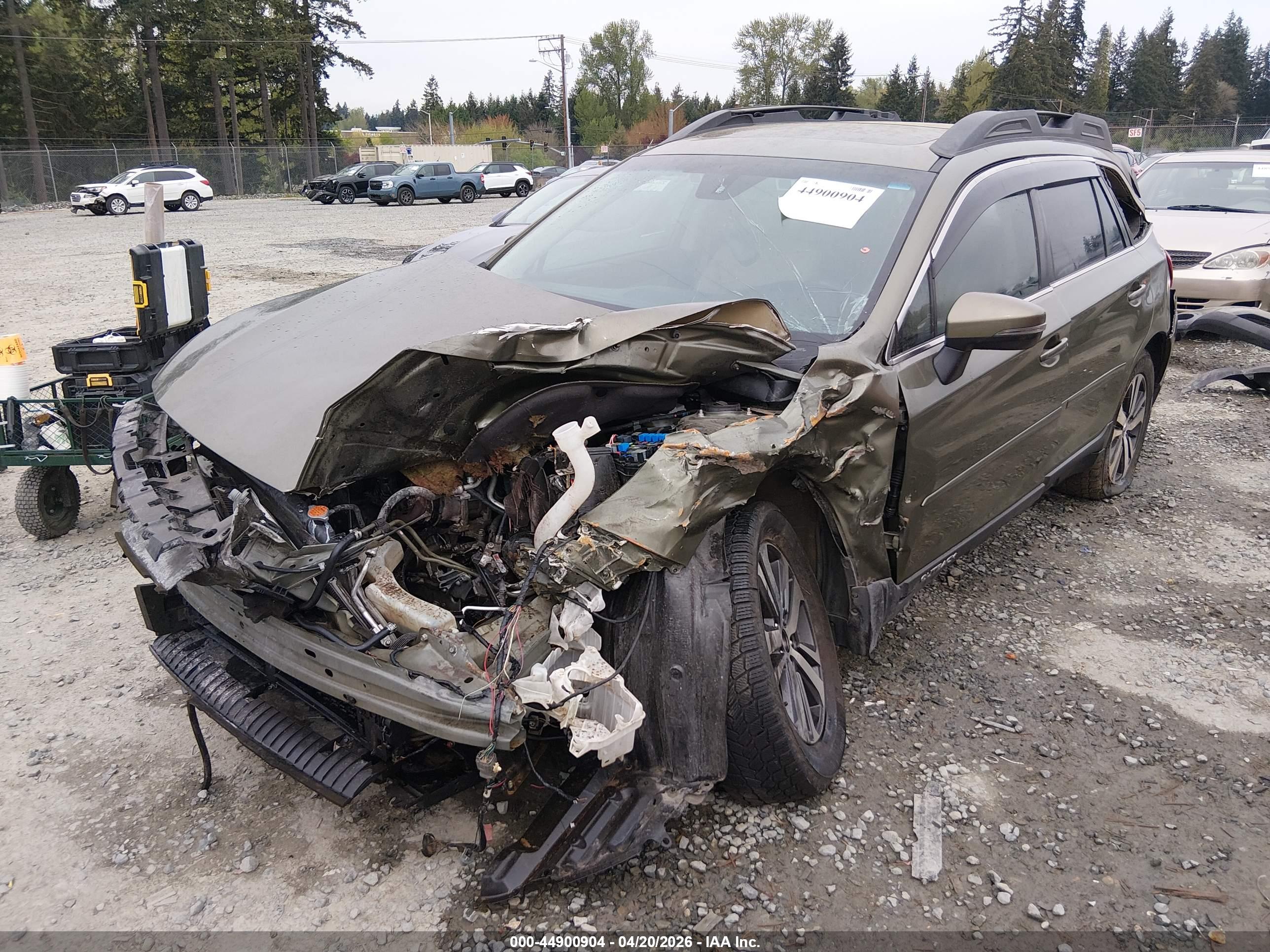 SUBARU OUTBACK image 6