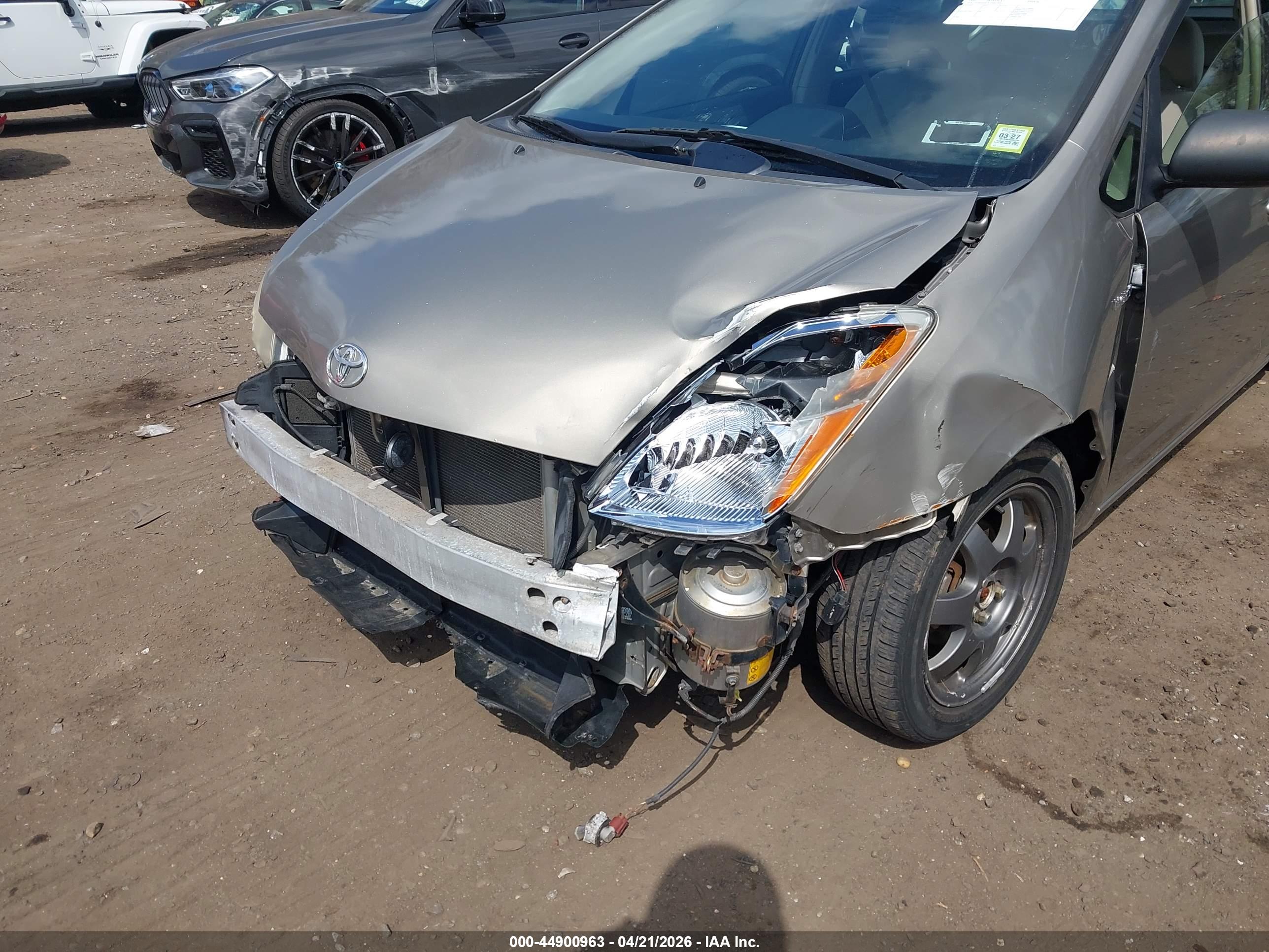 TOYOTA PRIUS image 6