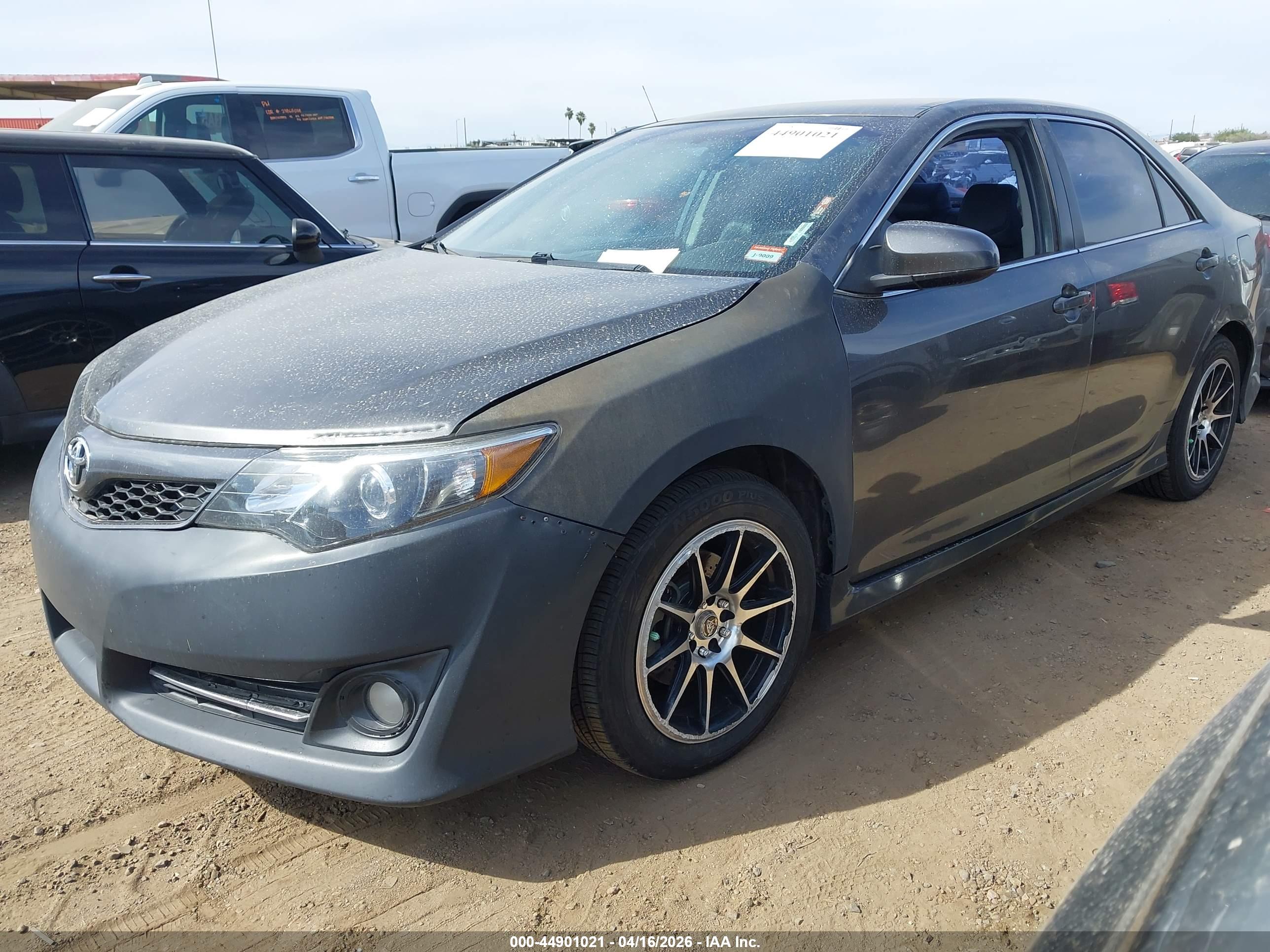 TOYOTA CAMRY image 2