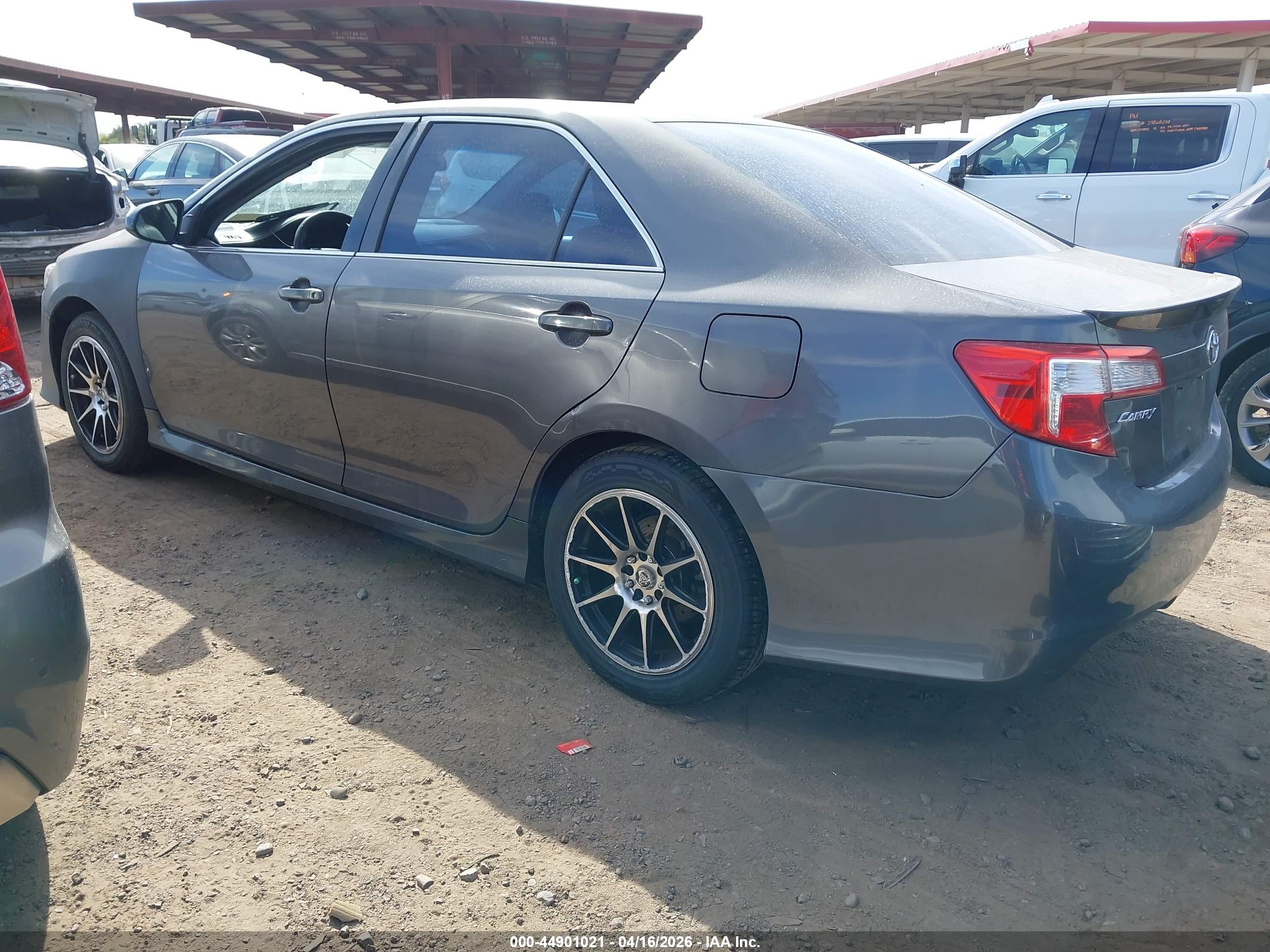 TOYOTA CAMRY image 3
