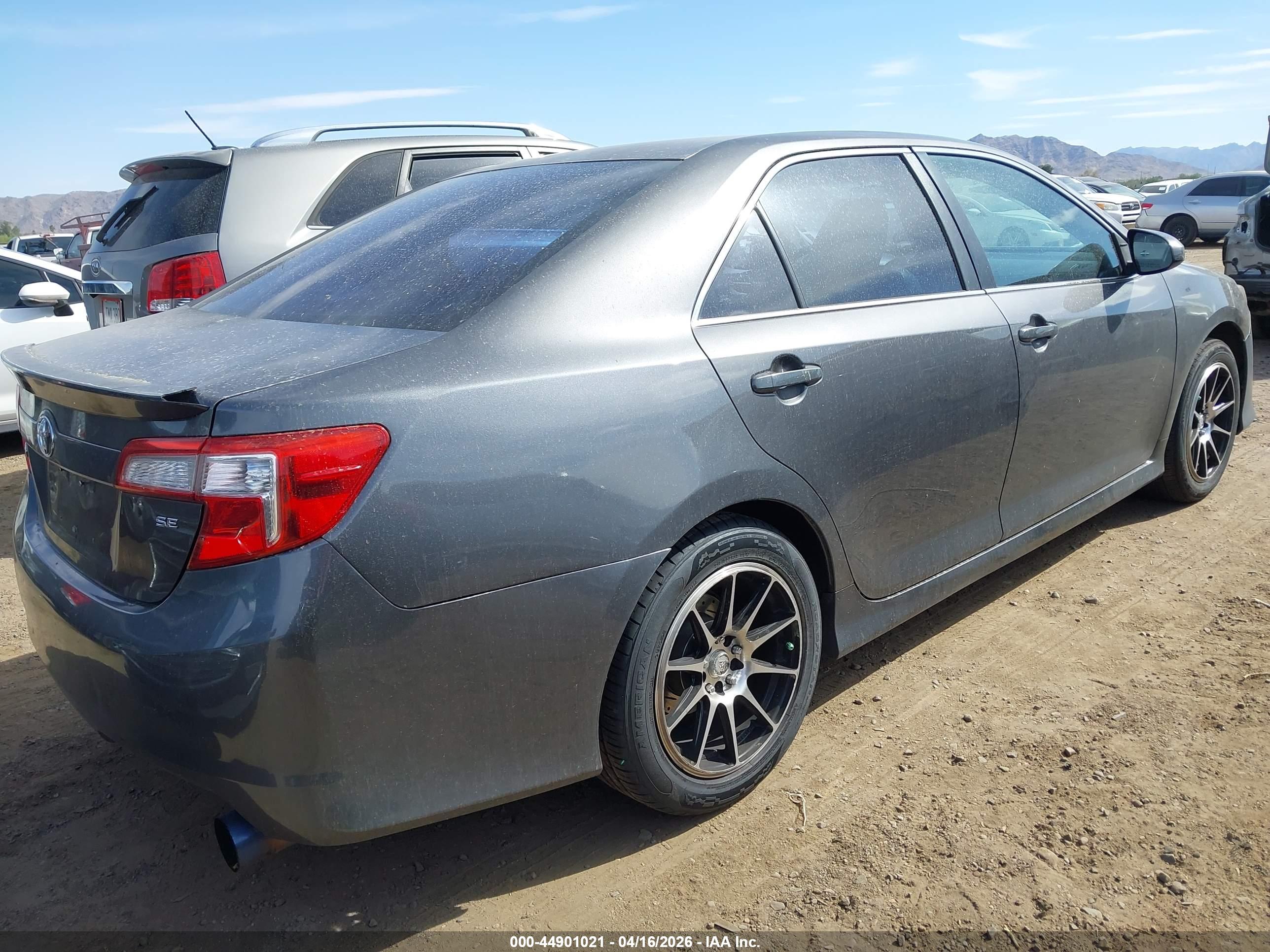 TOYOTA CAMRY image 4
