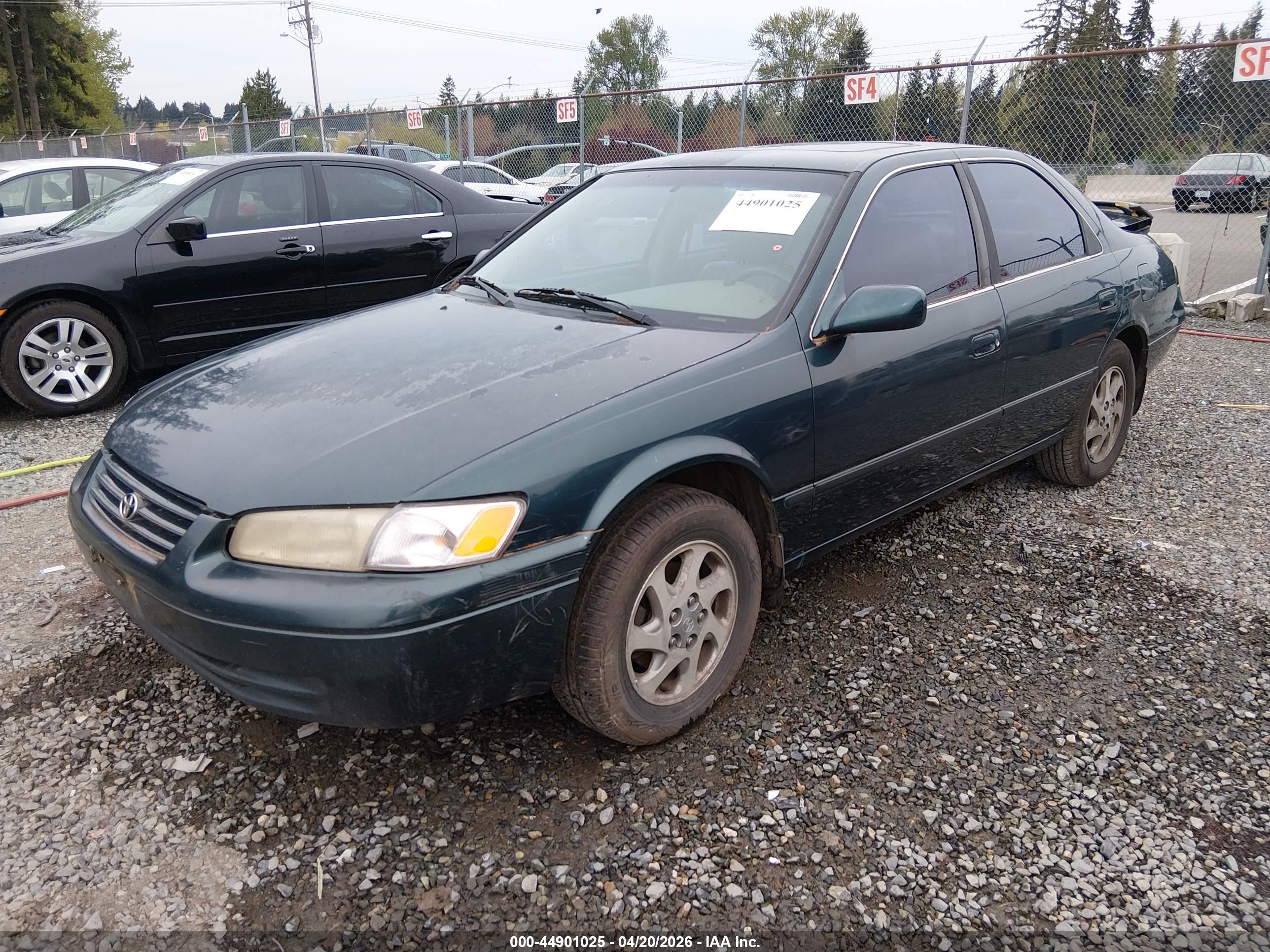 TOYOTA CAMRY image 2