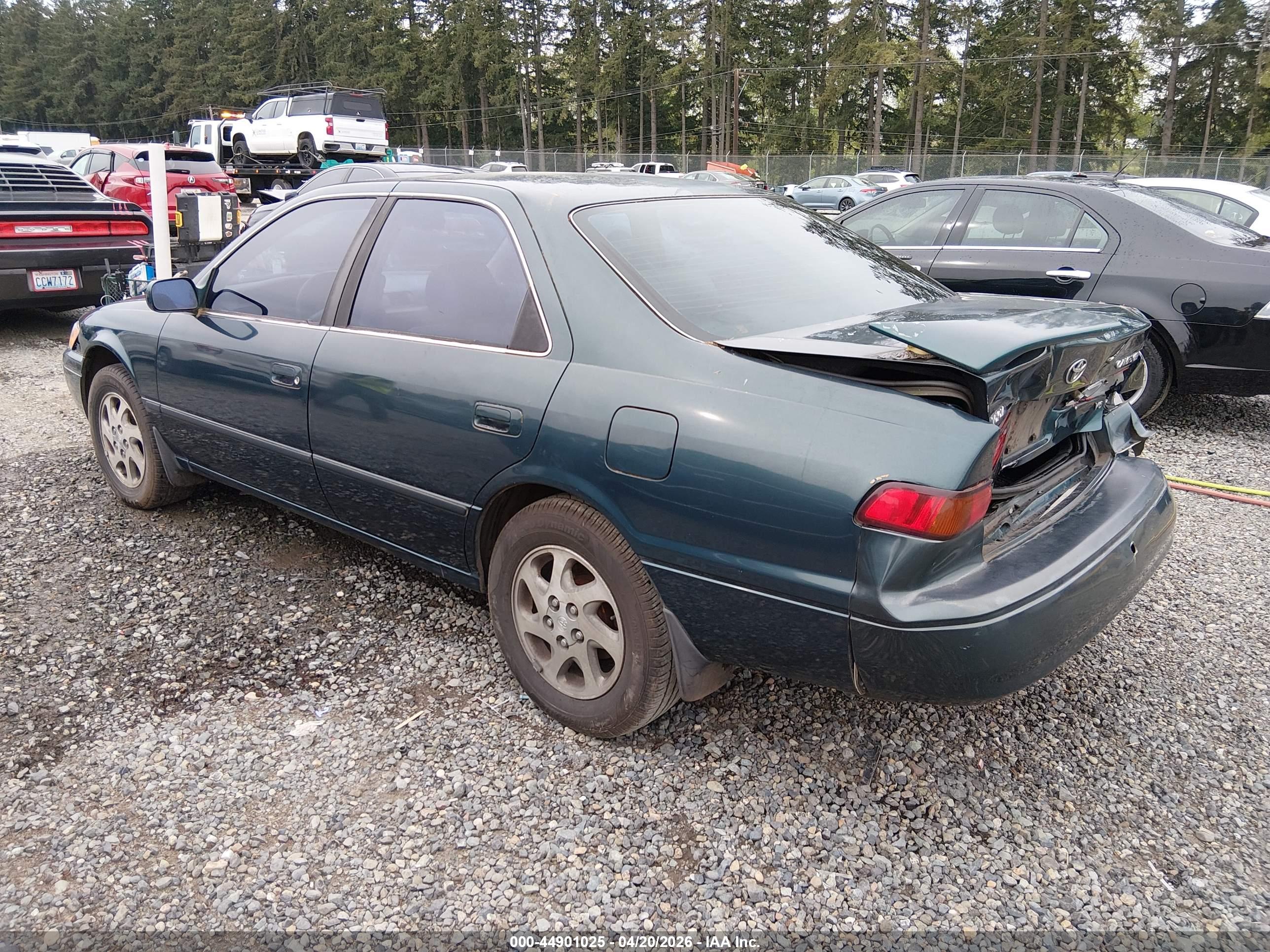 TOYOTA CAMRY image 3