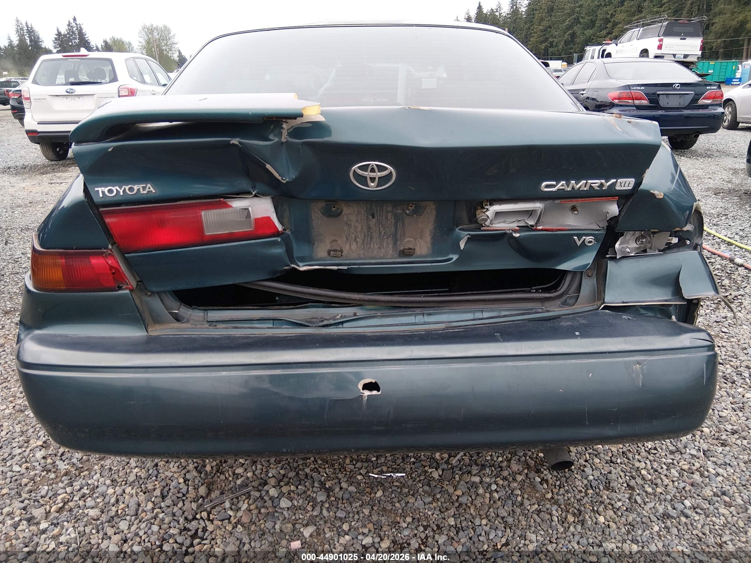 TOYOTA CAMRY image 6