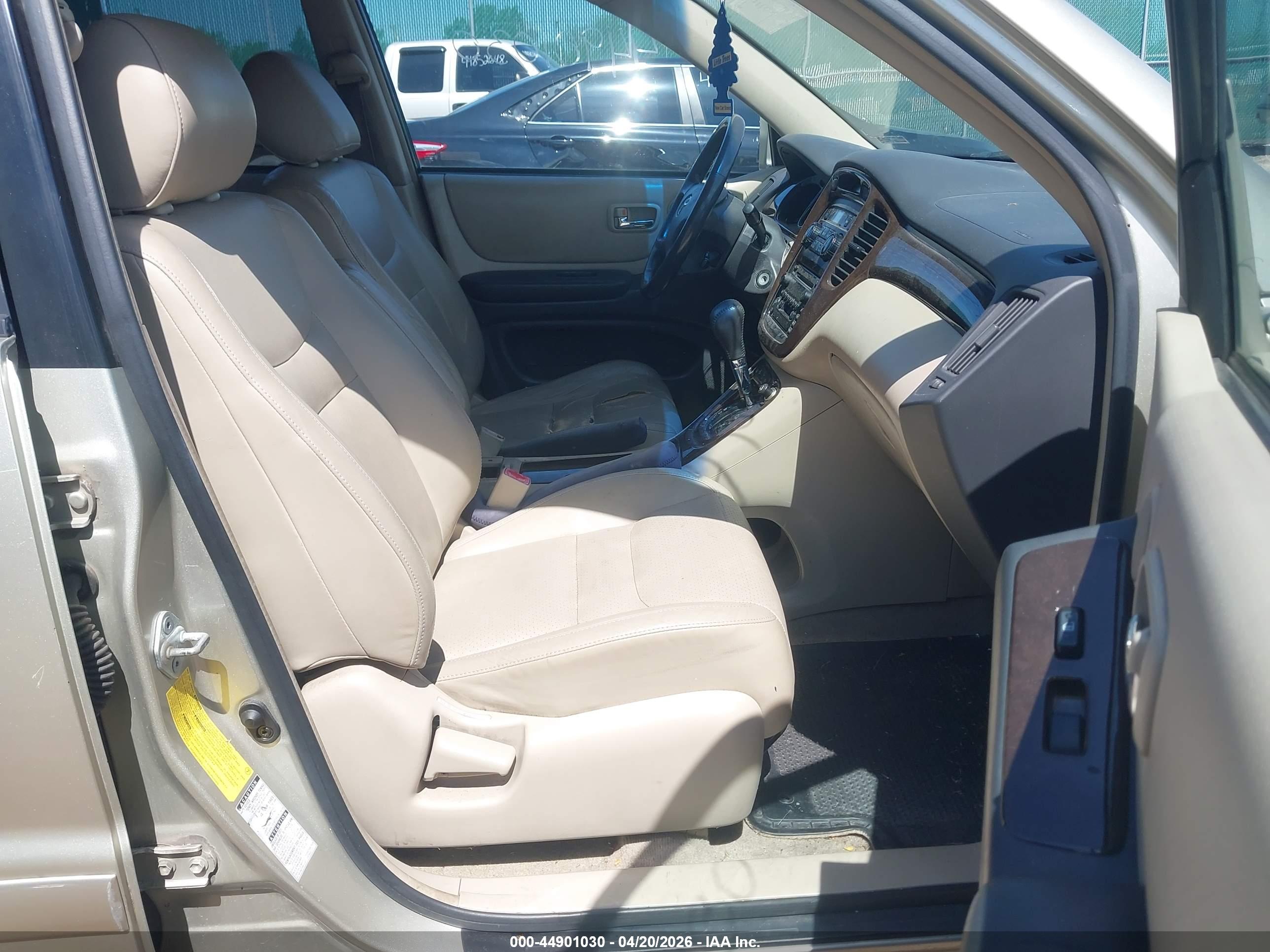 TOYOTA HIGHLANDER image 5