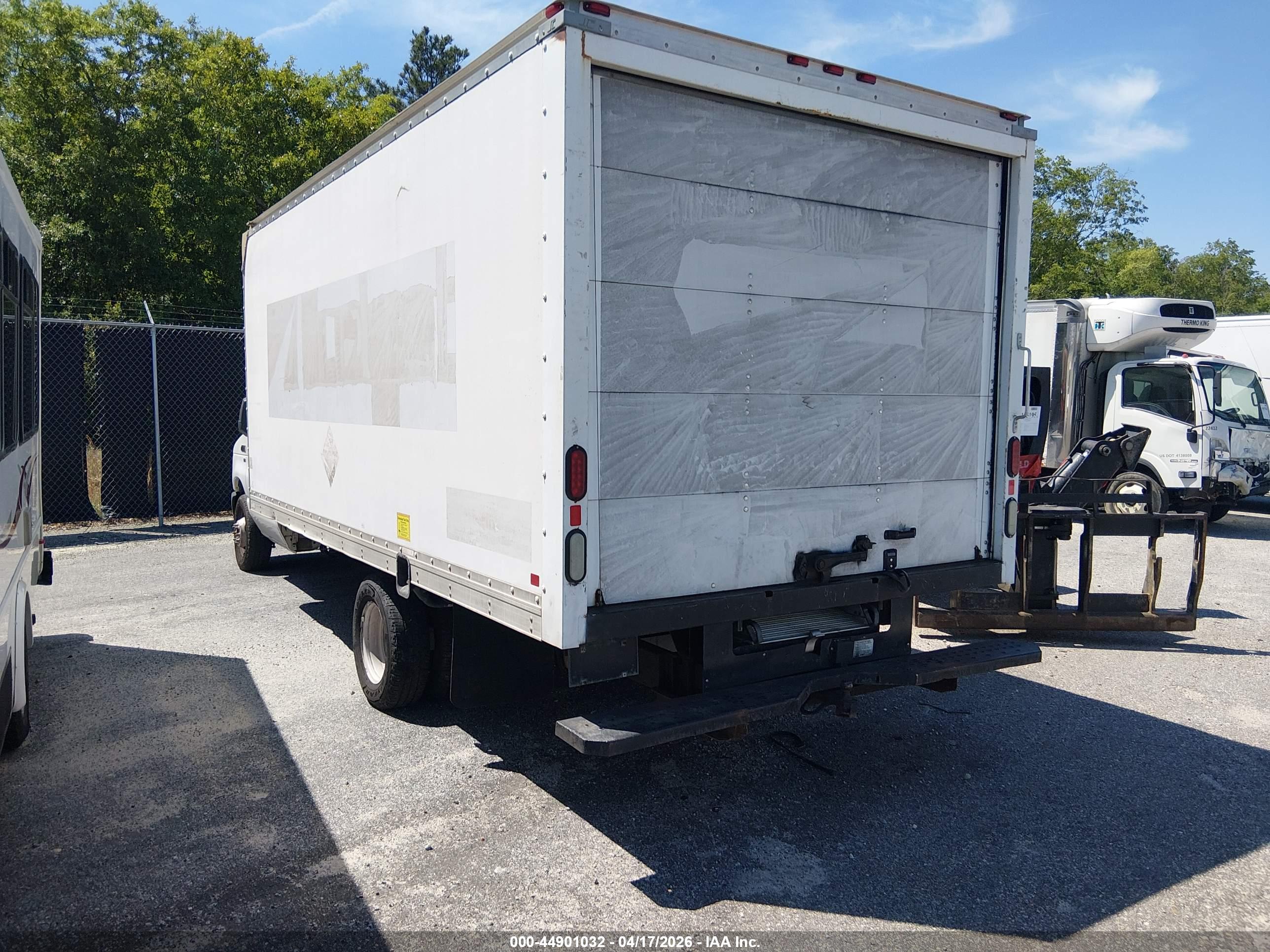 FORD E-350 image 3