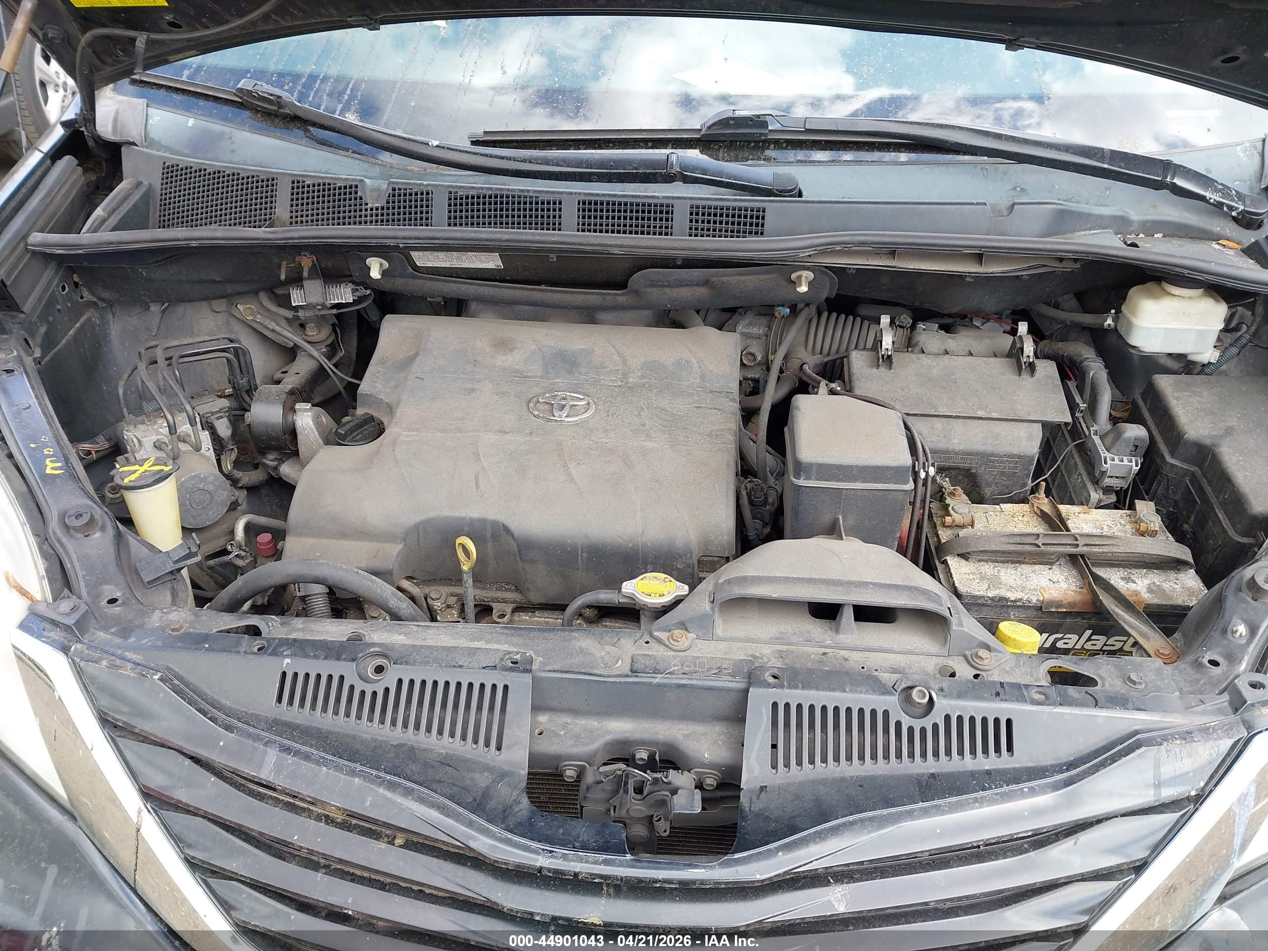 TOYOTA SIENNA image 10