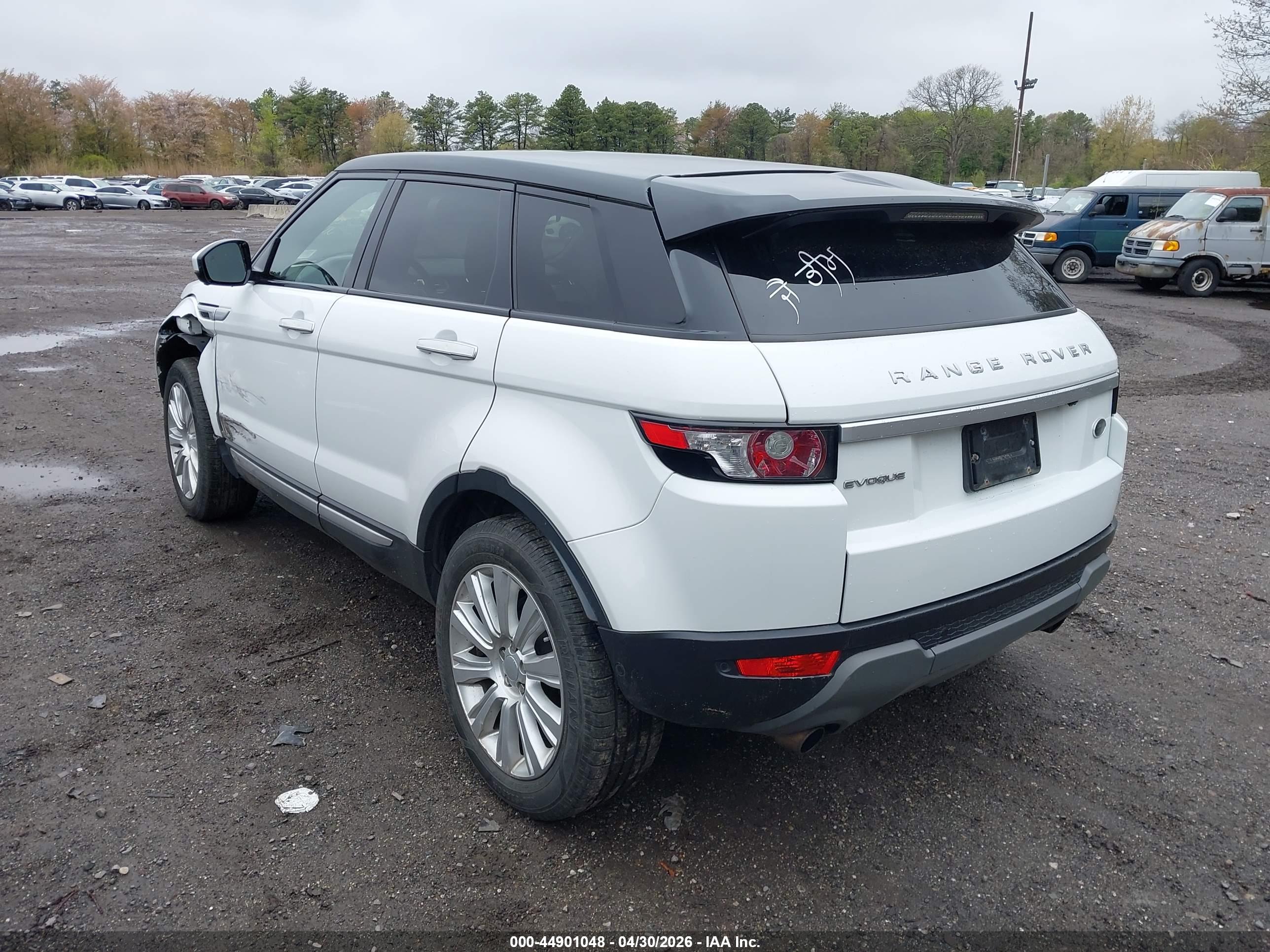 LAND ROVER image 3