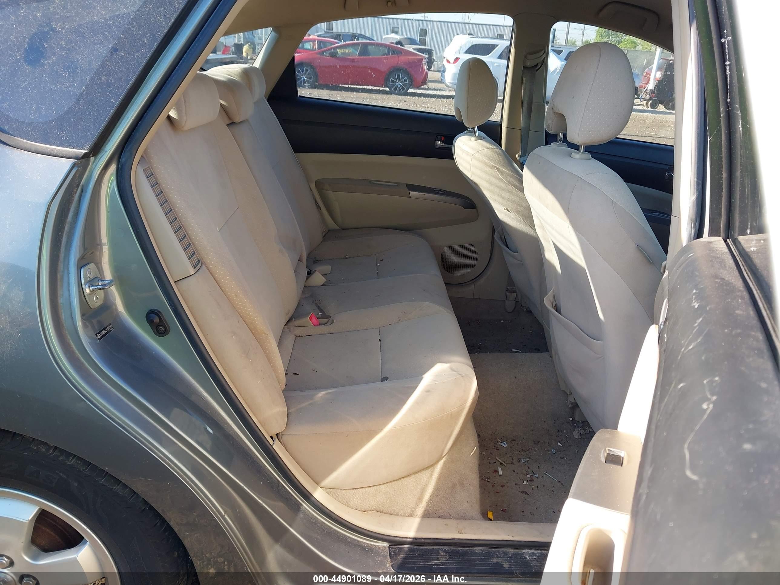 TOYOTA PRIUS image 8