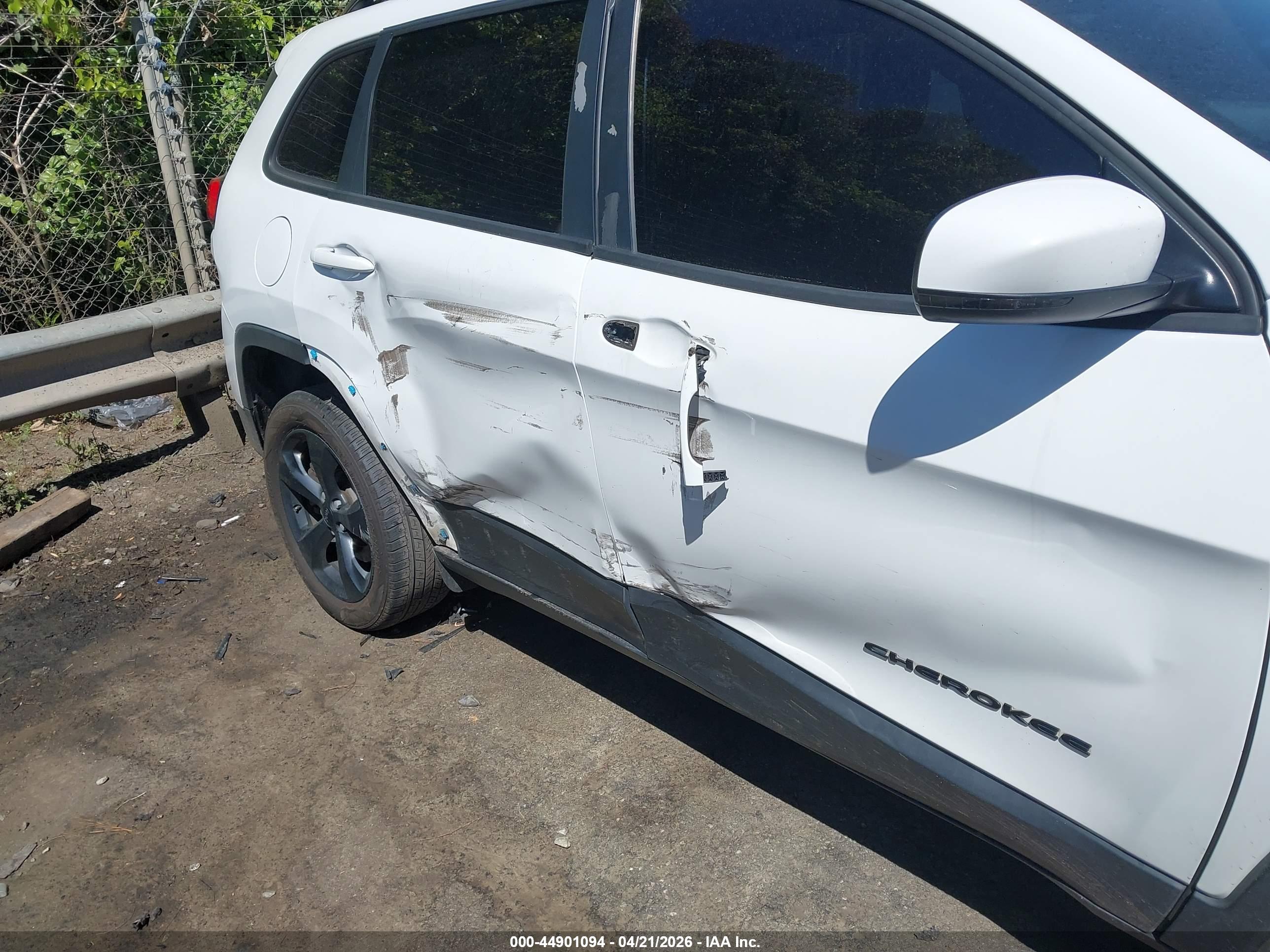 JEEP CHEROKEE image 6