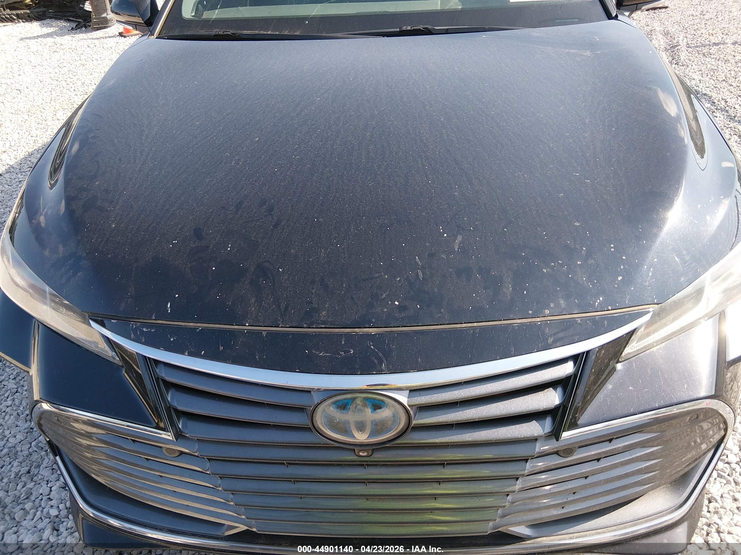 TOYOTA AVALON image 6