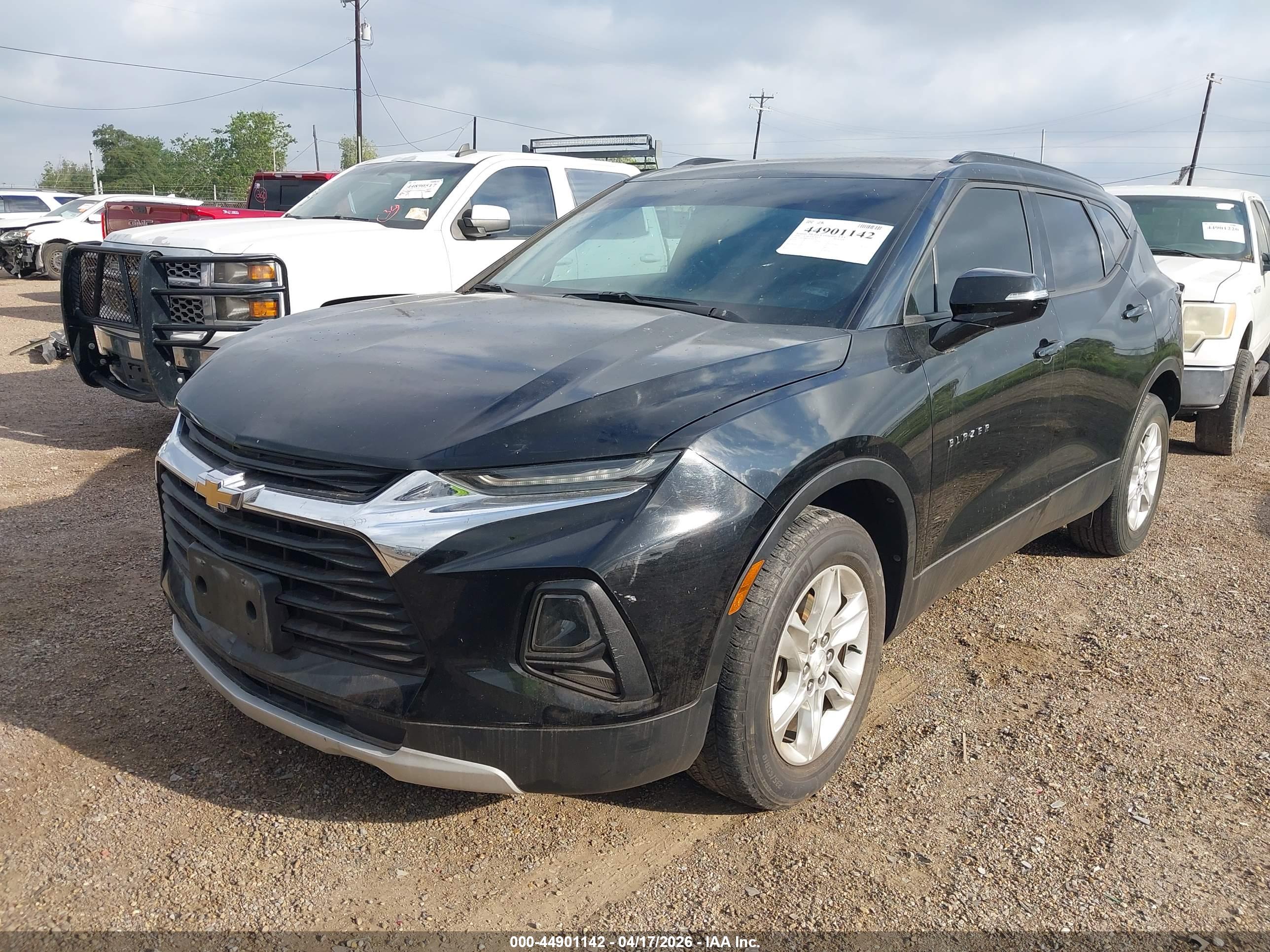 CHEVROLET BLAZER image 2