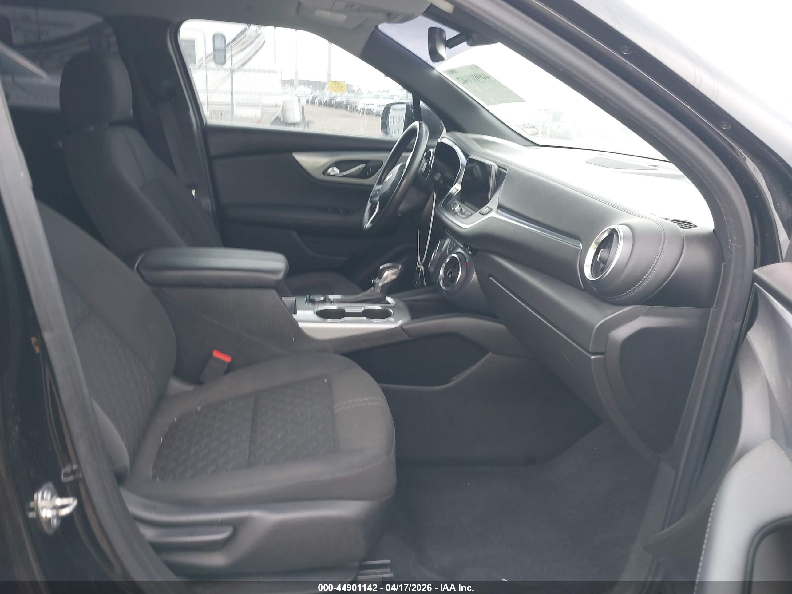 CHEVROLET BLAZER image 5