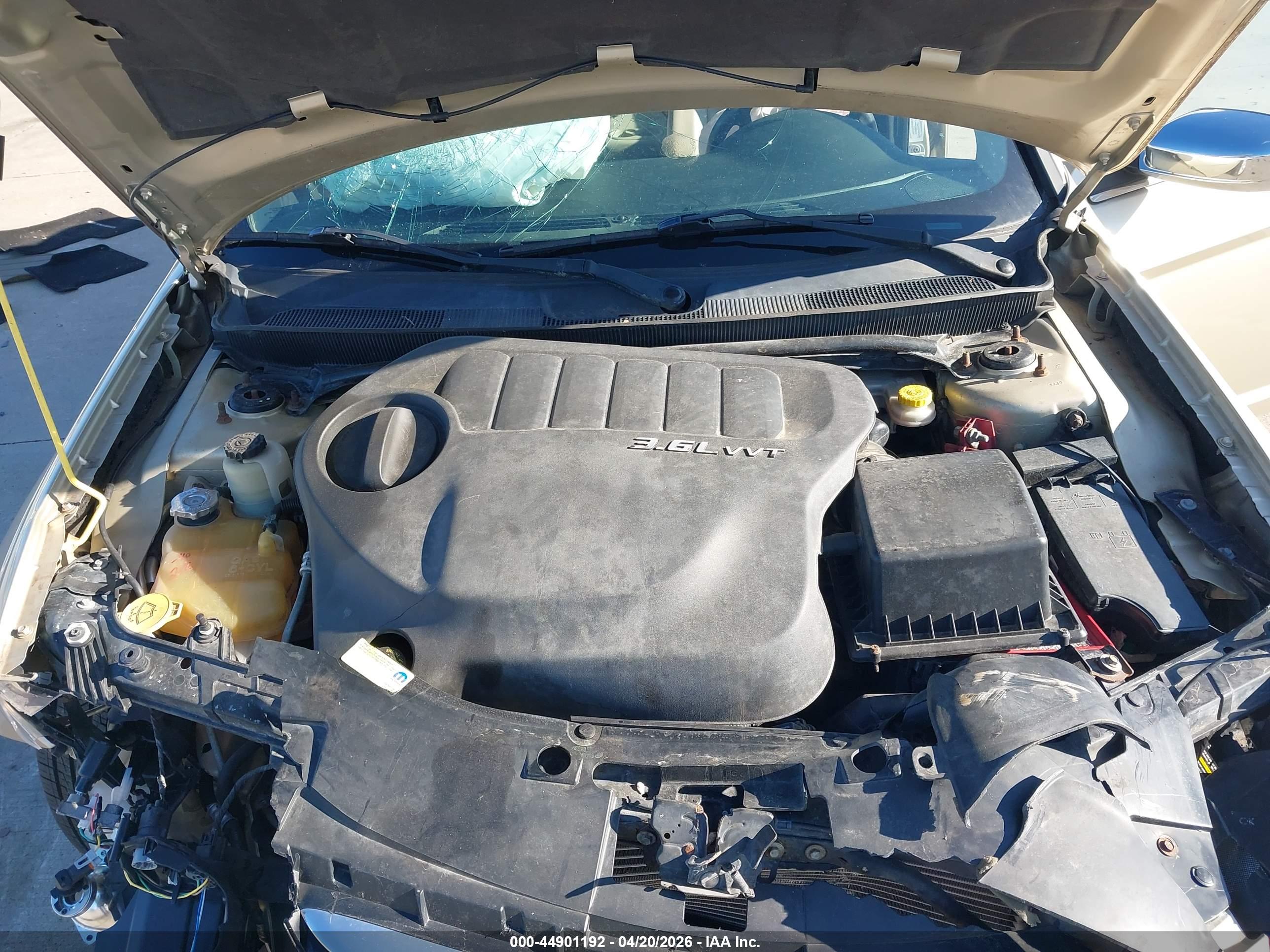 CHRYSLER 200 image 10