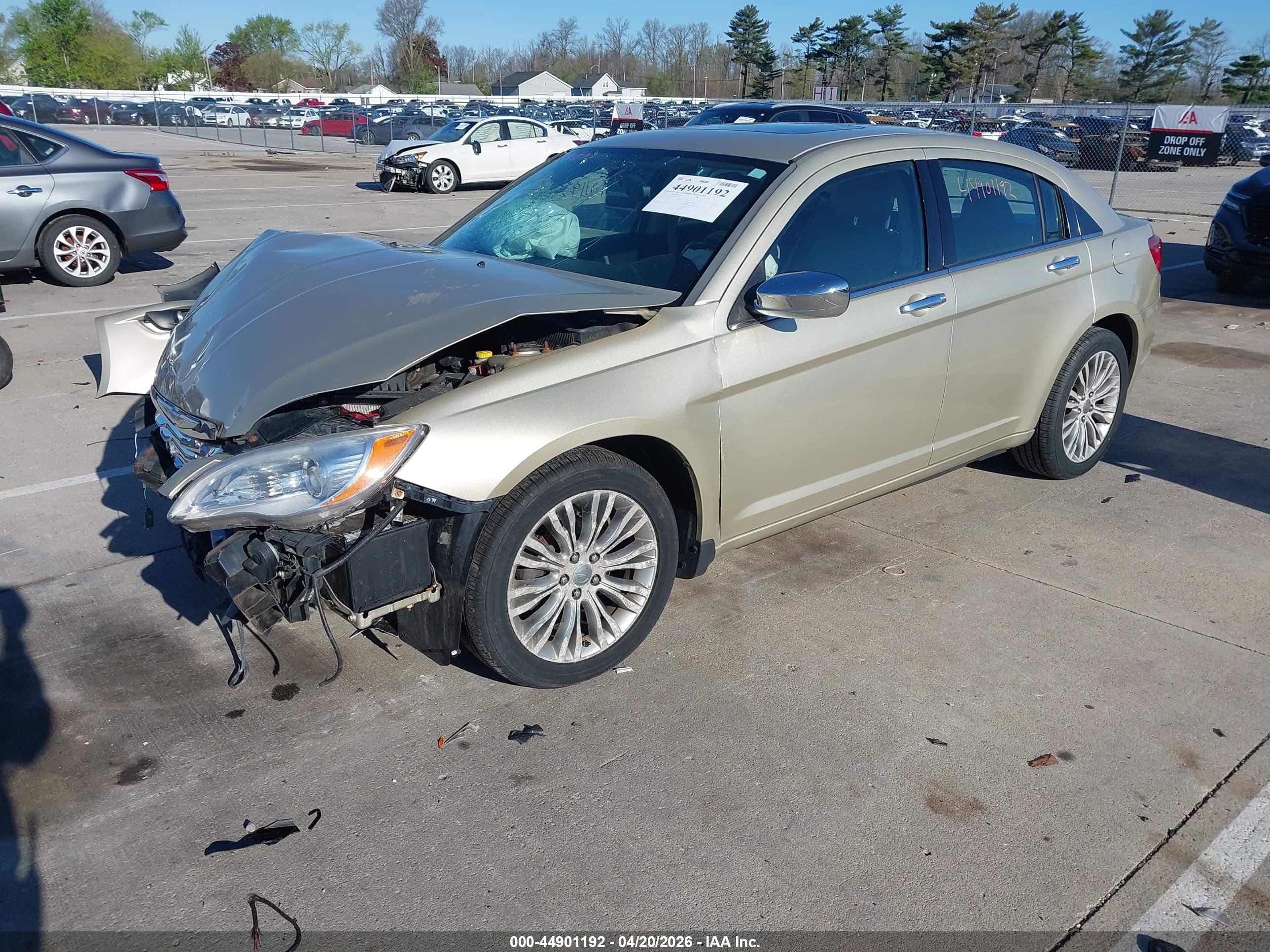 CHRYSLER 200 image 2