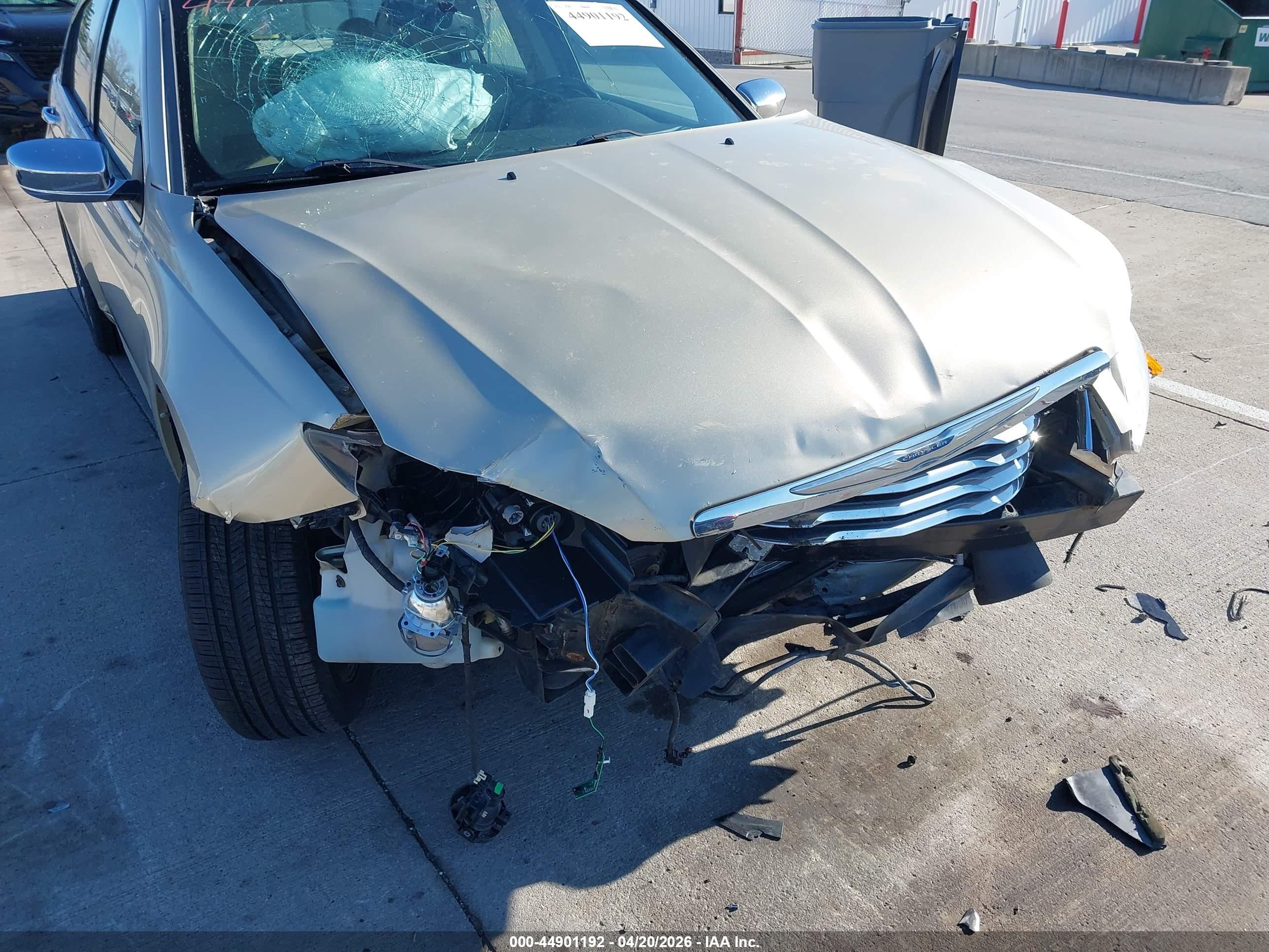 CHRYSLER 200 image 6