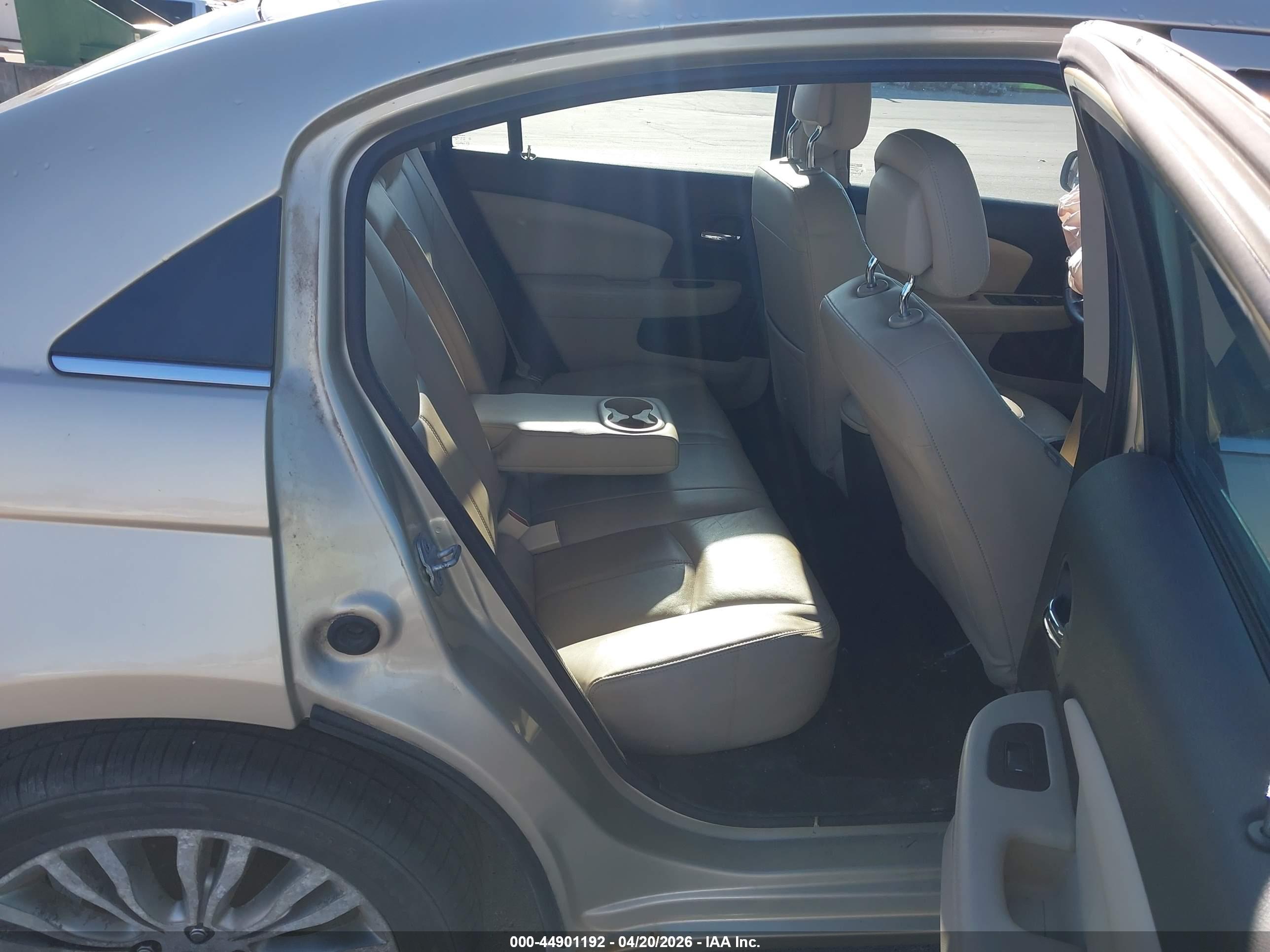CHRYSLER 200 image 8