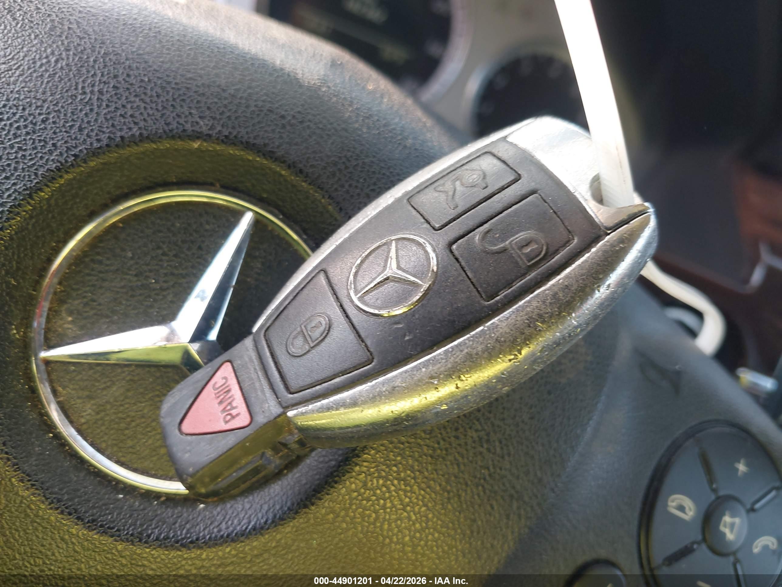 MERCEDES-BENZ GLK image 11
