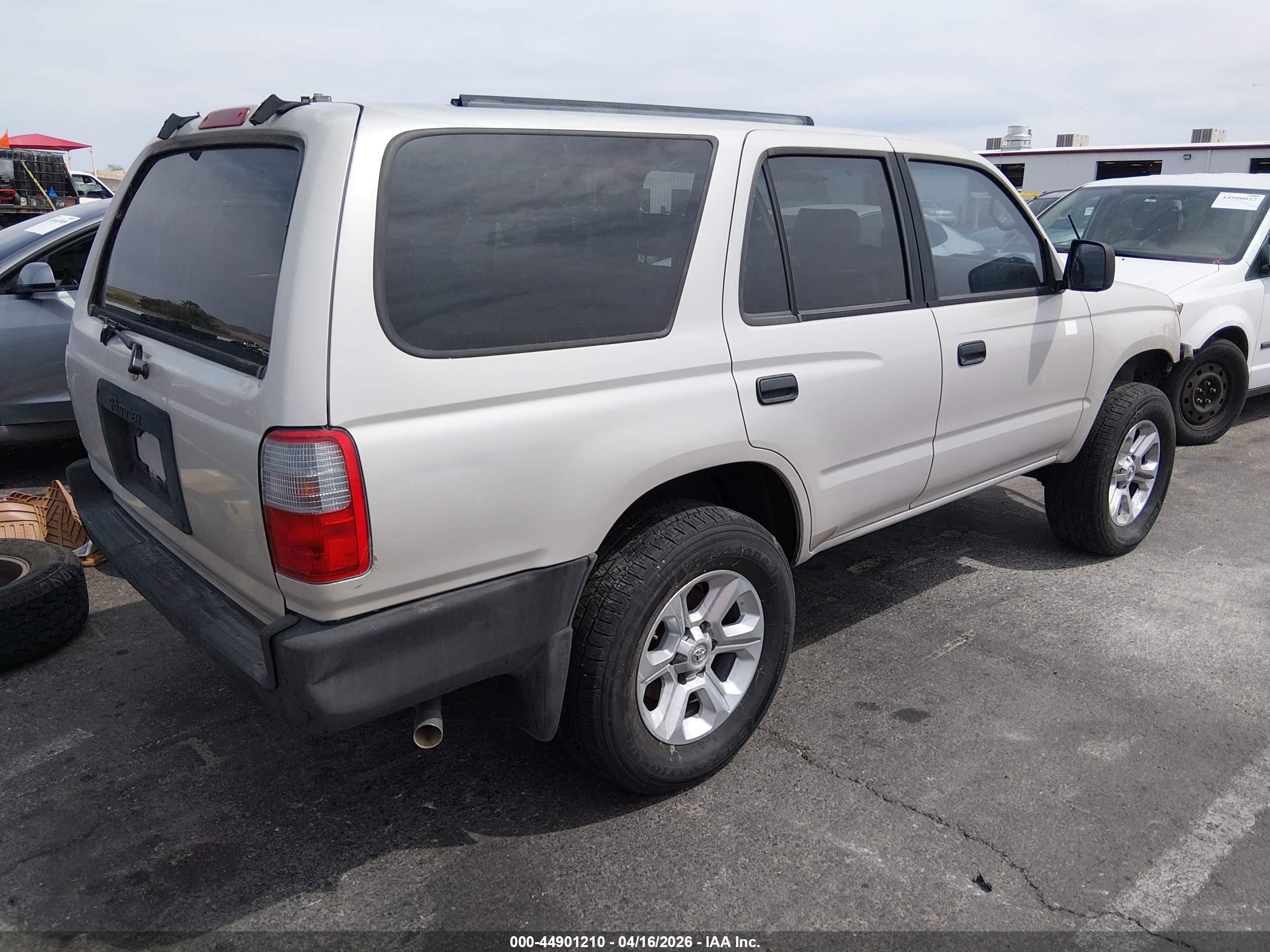 TOYOTA 4RUNNER image 4