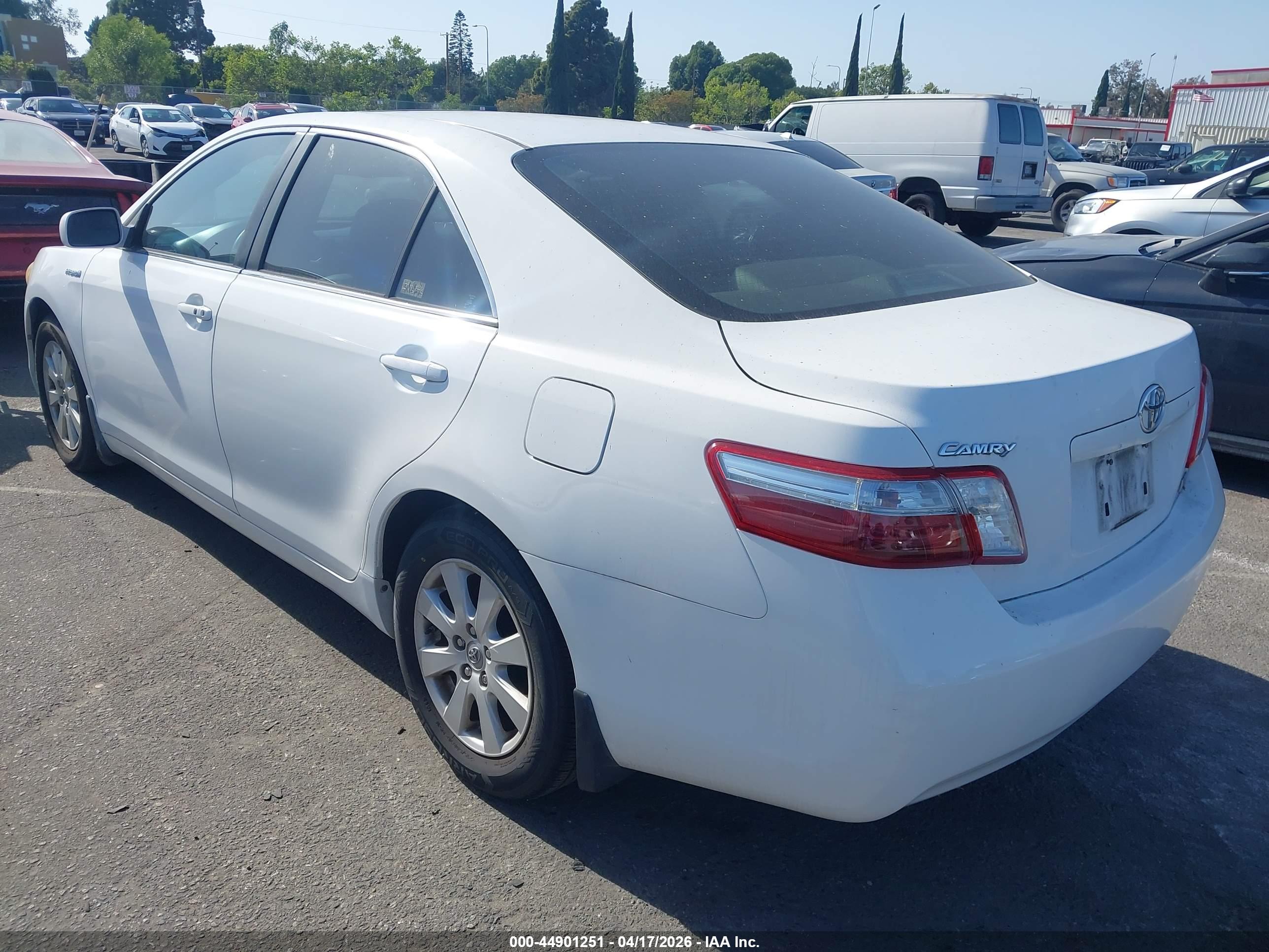 TOYOTA CAMRY image 3