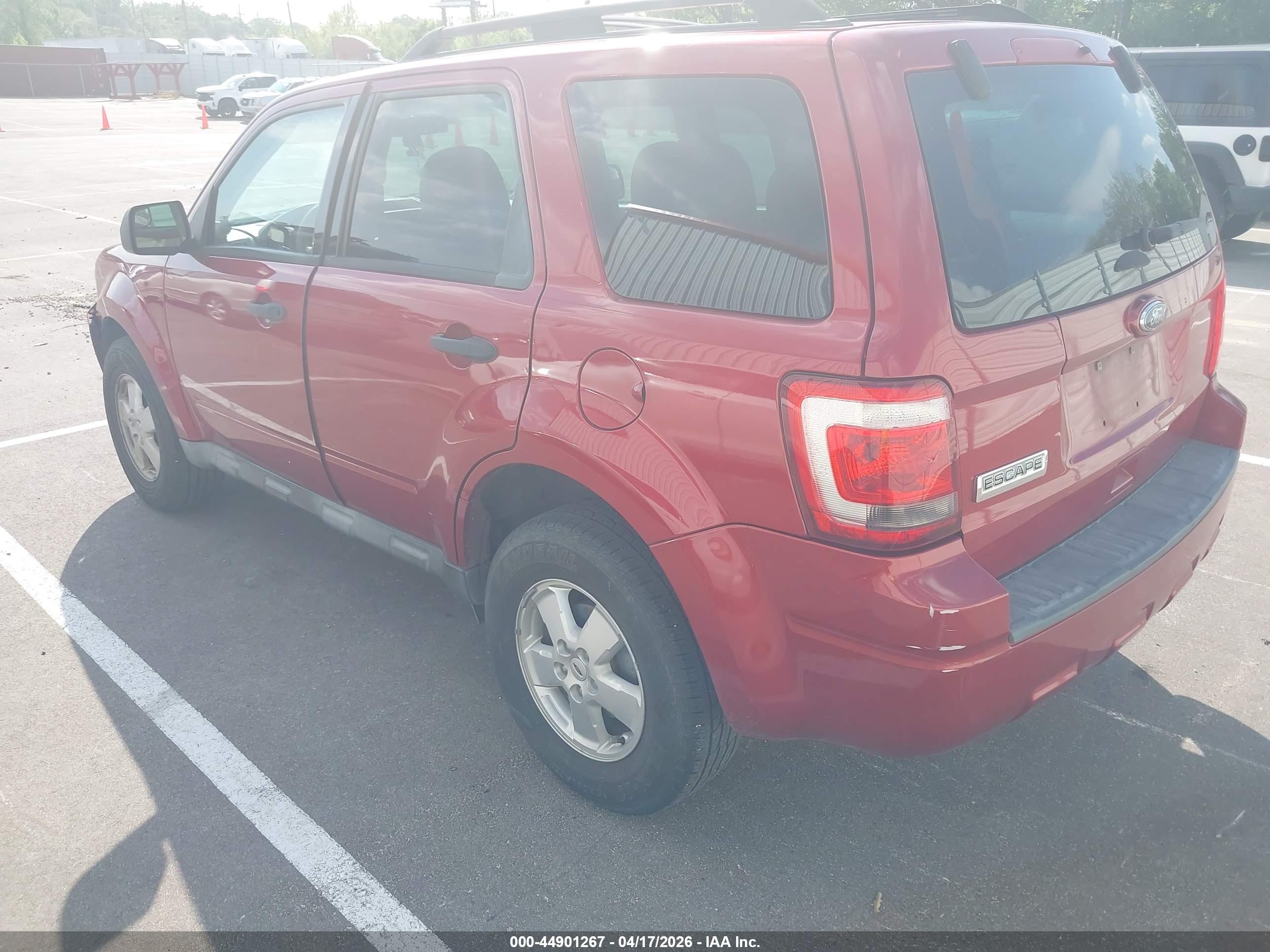FORD ESCAPE image 3
