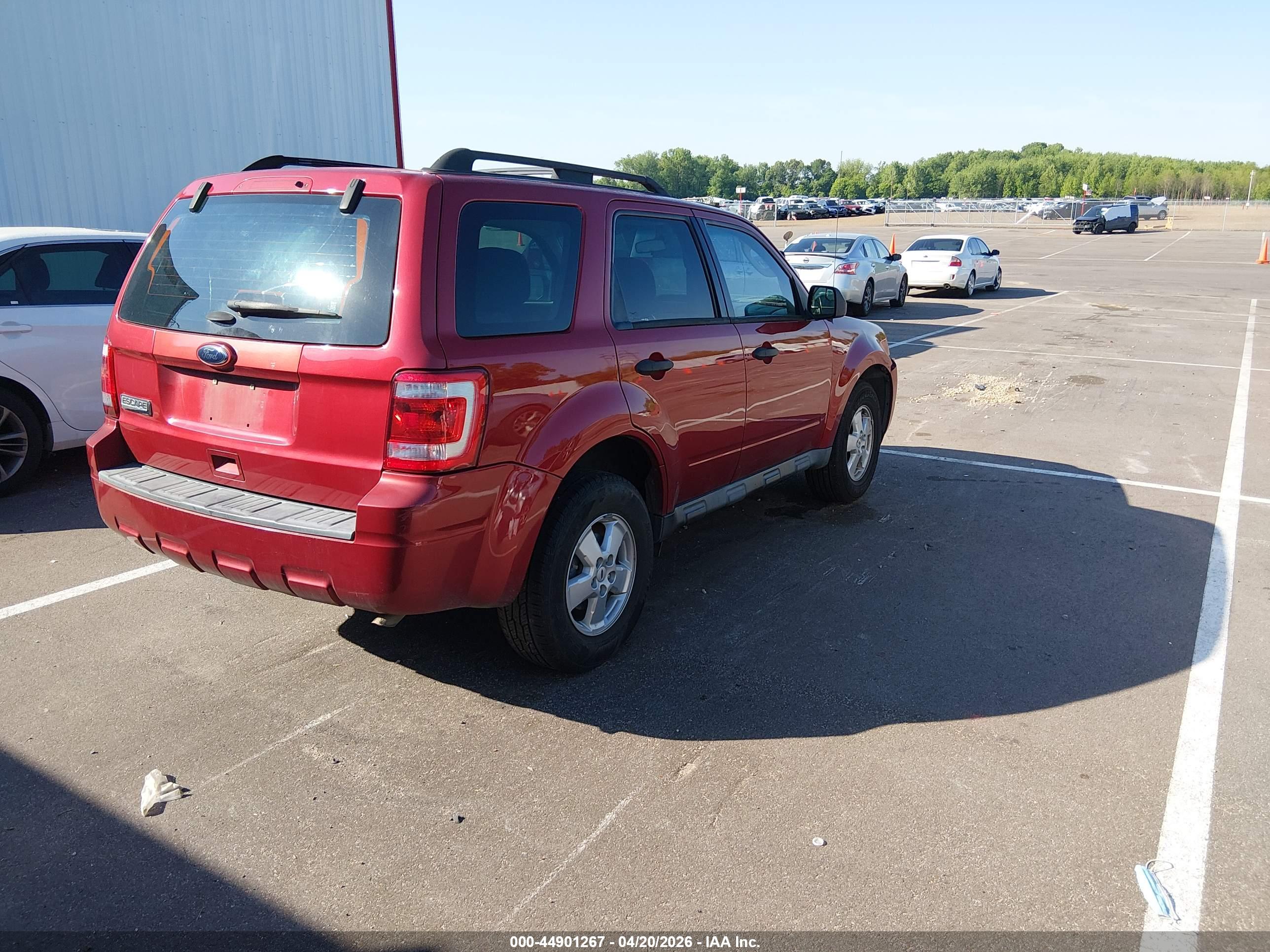 FORD ESCAPE image 4