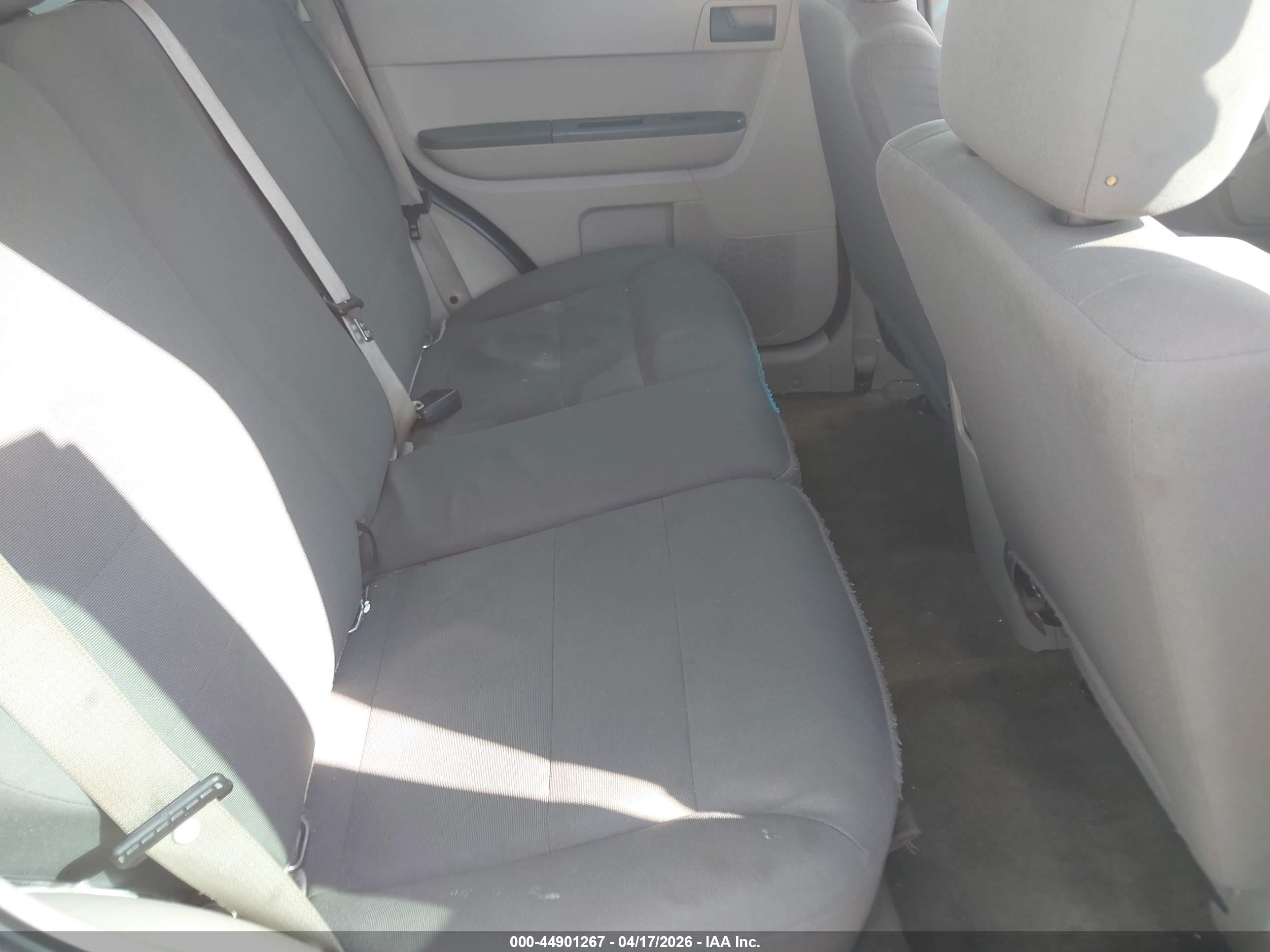 FORD ESCAPE image 8