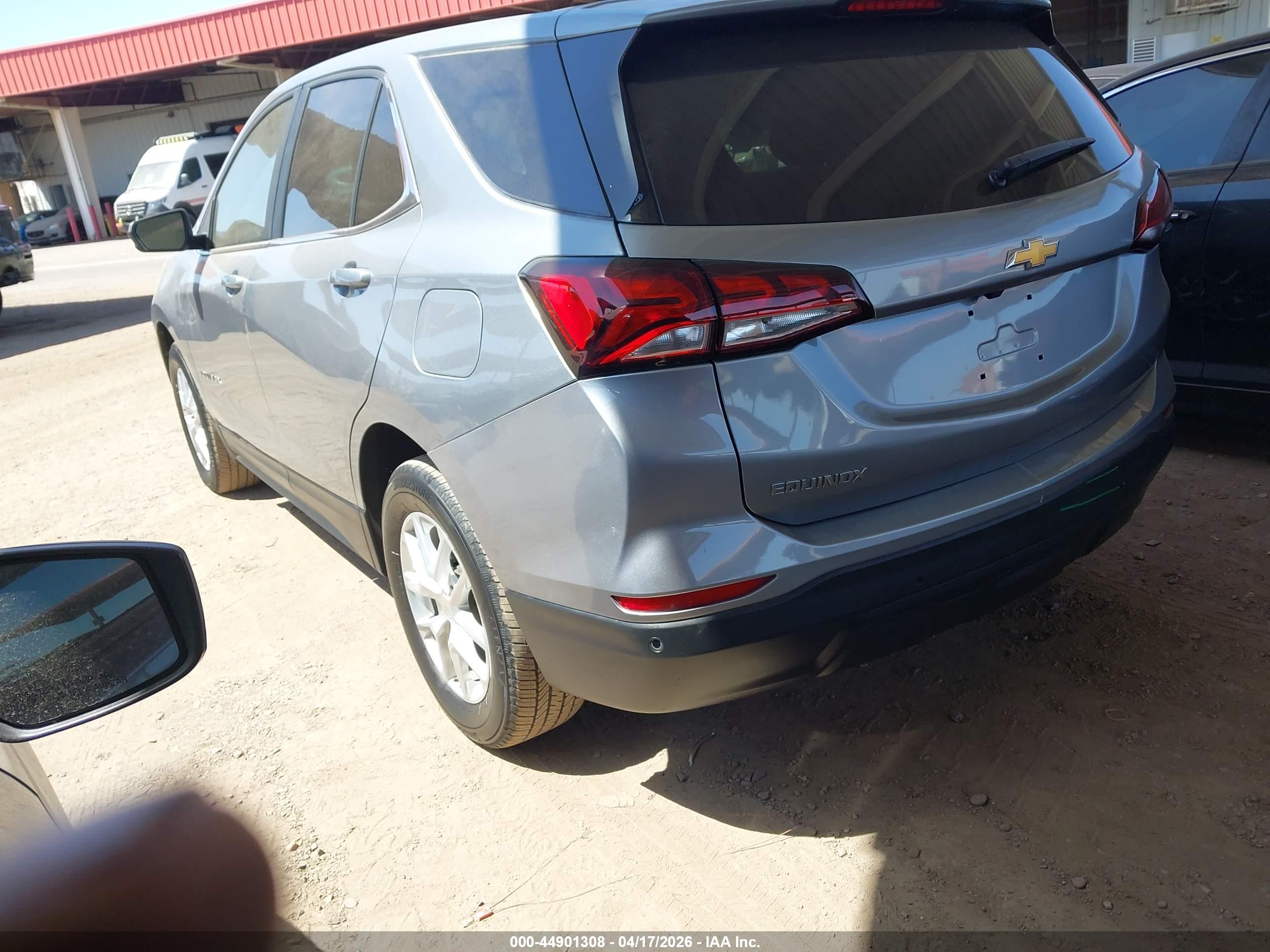 CHEVROLET EQUINOX image 3