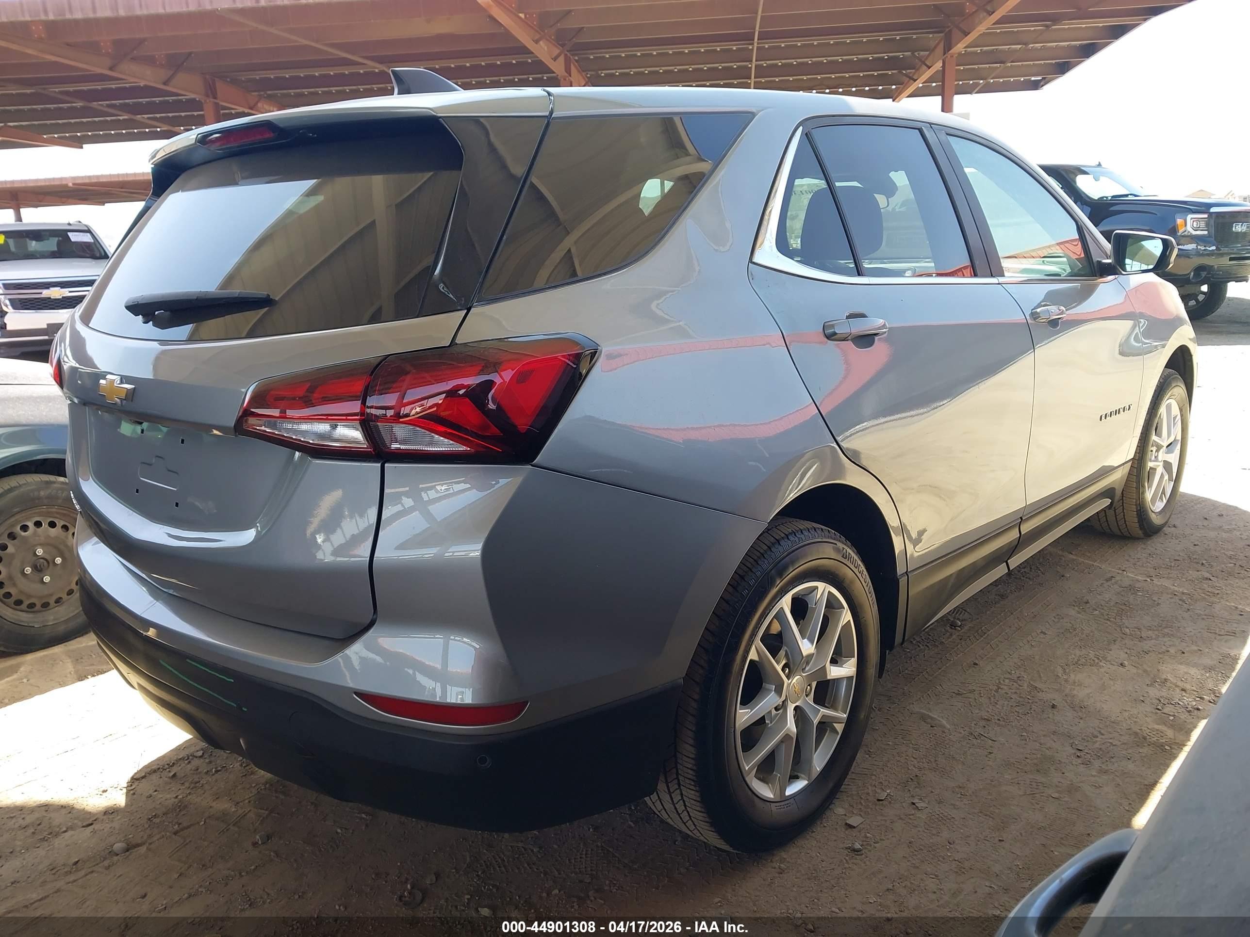 CHEVROLET EQUINOX image 4