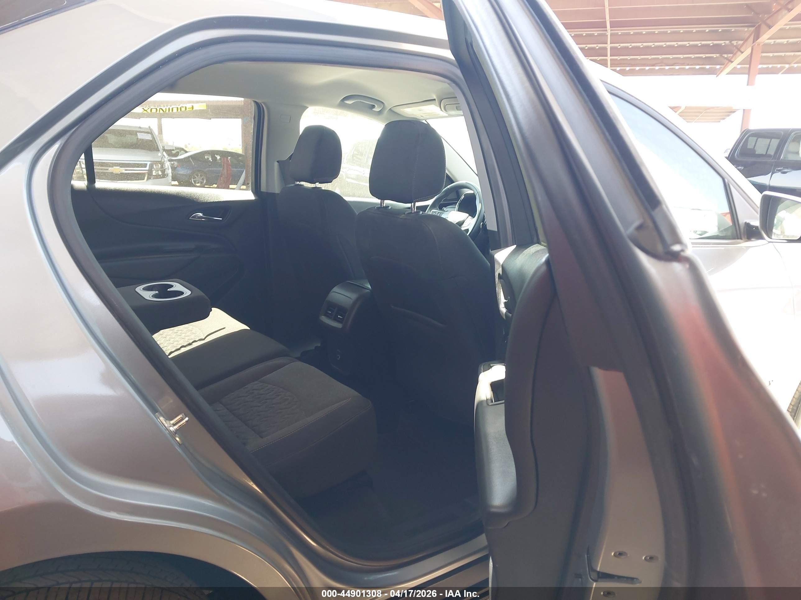 CHEVROLET EQUINOX image 8