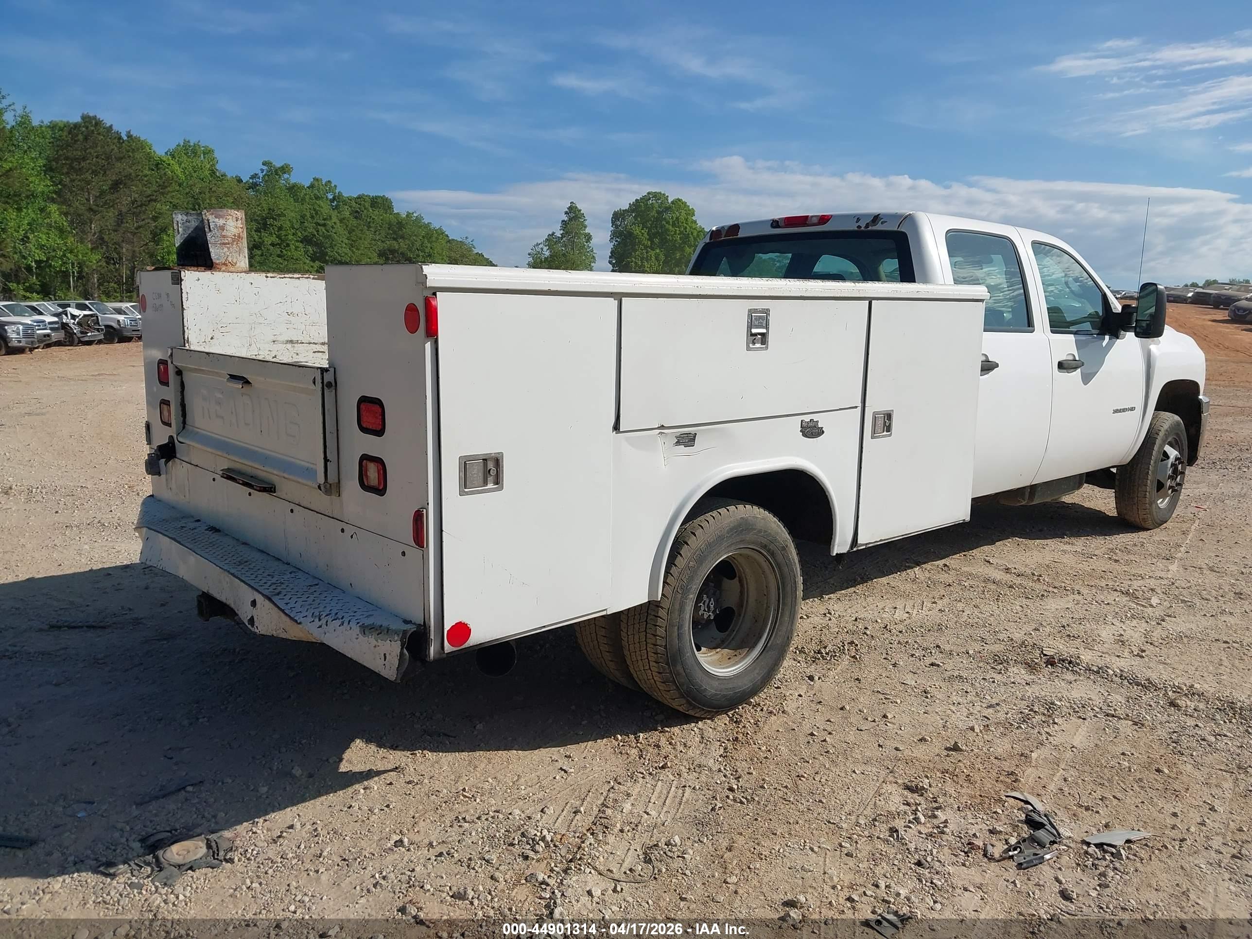 CHEVROLET SILVERADO image 4