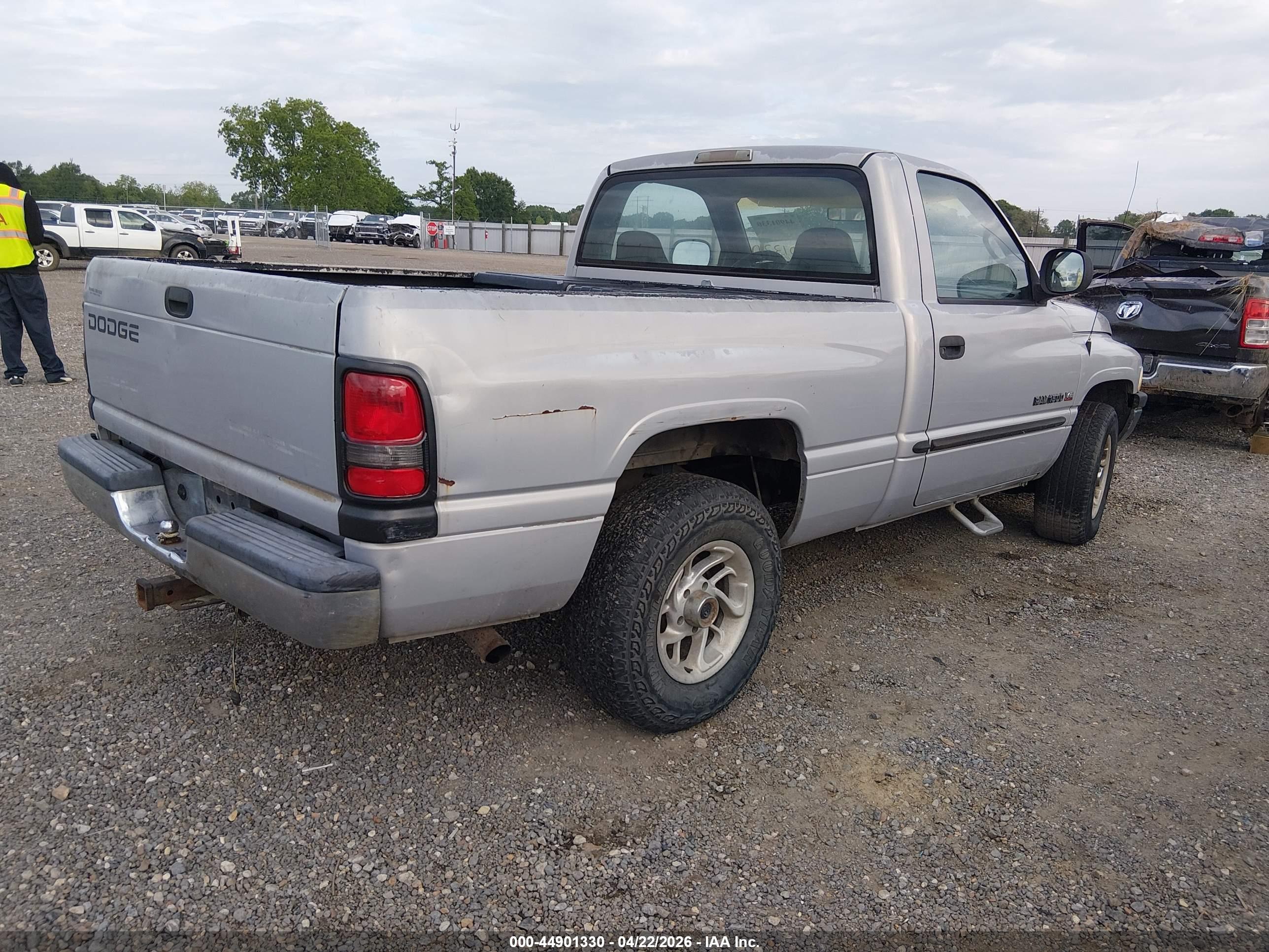 DODGE RAM image 4