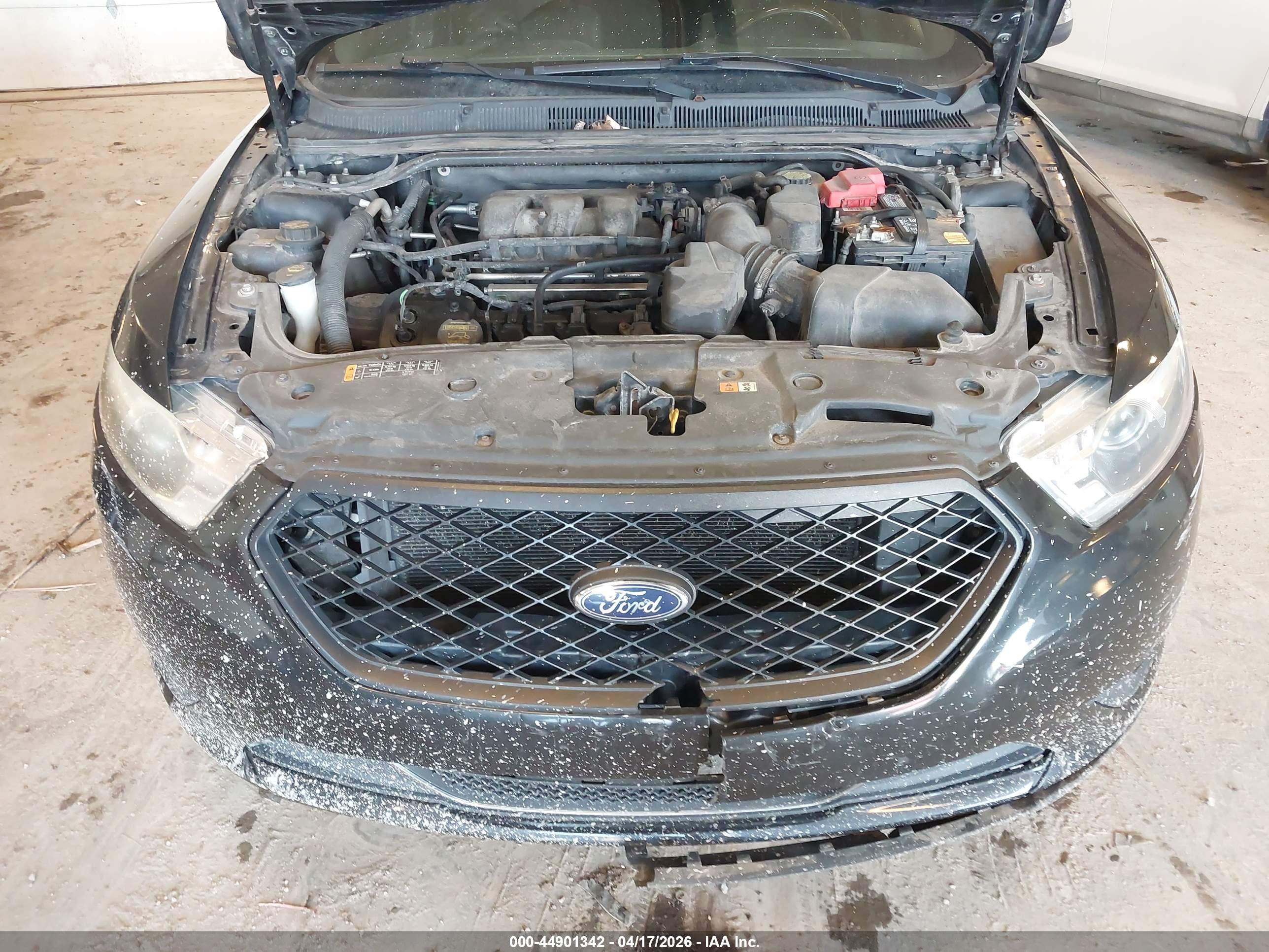 FORD TAURUS image 10