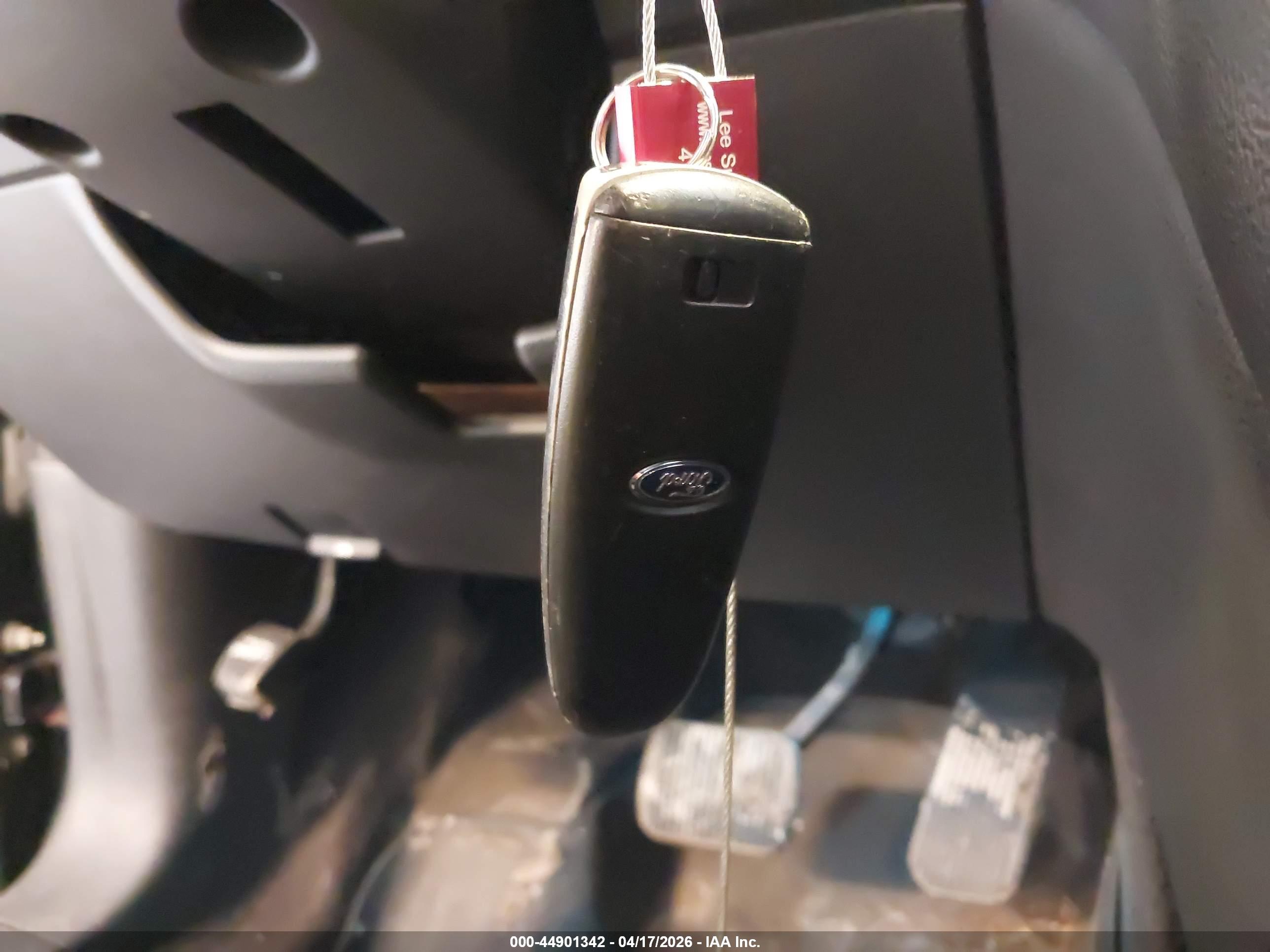 FORD TAURUS image 11