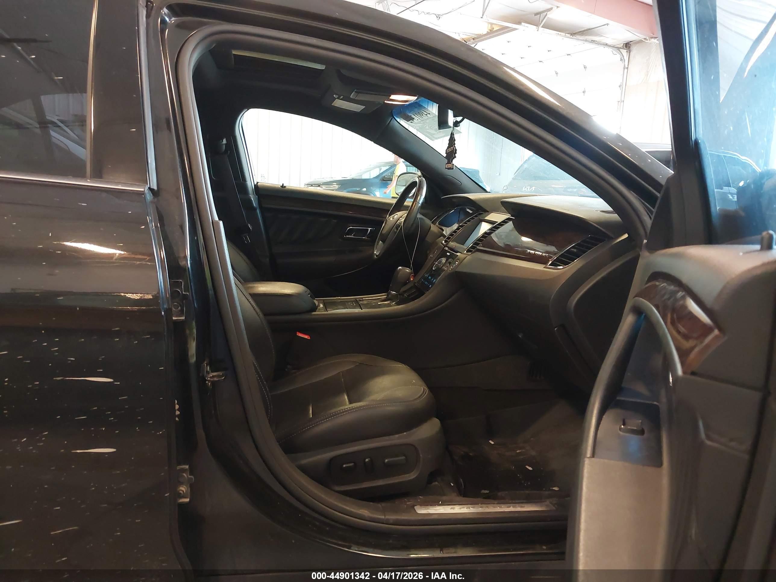 FORD TAURUS image 5