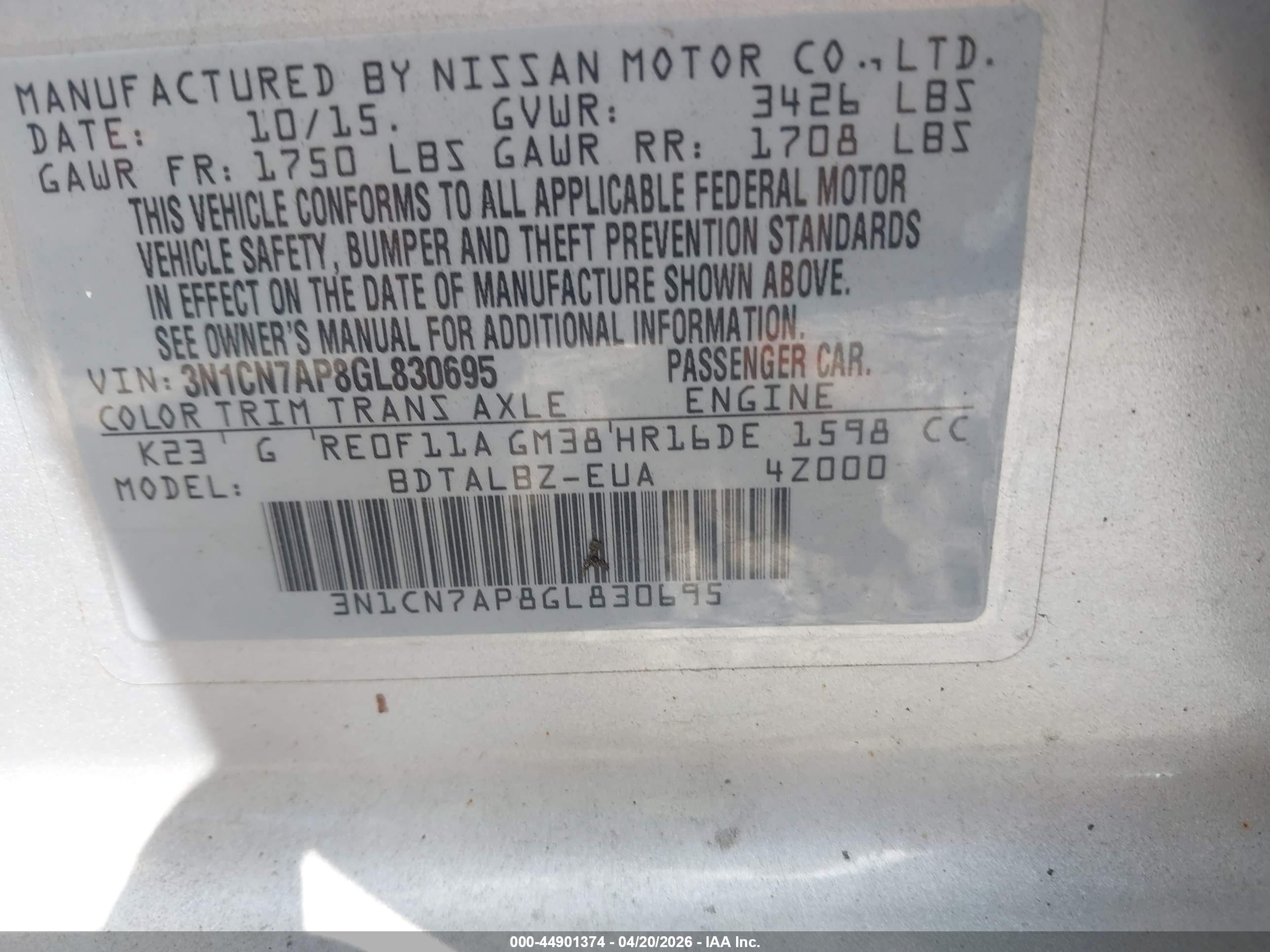NISSAN VERSA image 9