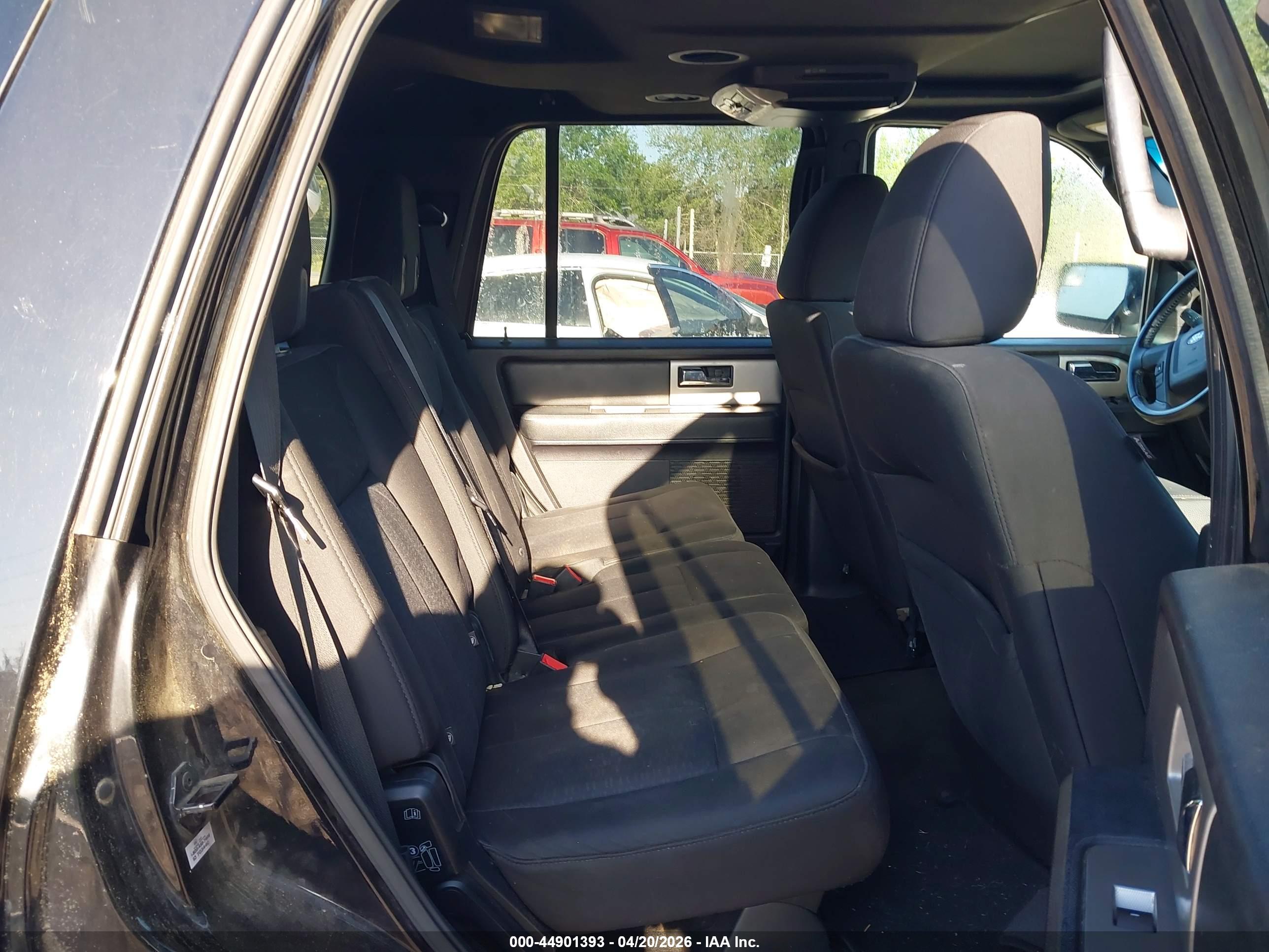 FORD EXPEDITION image 8