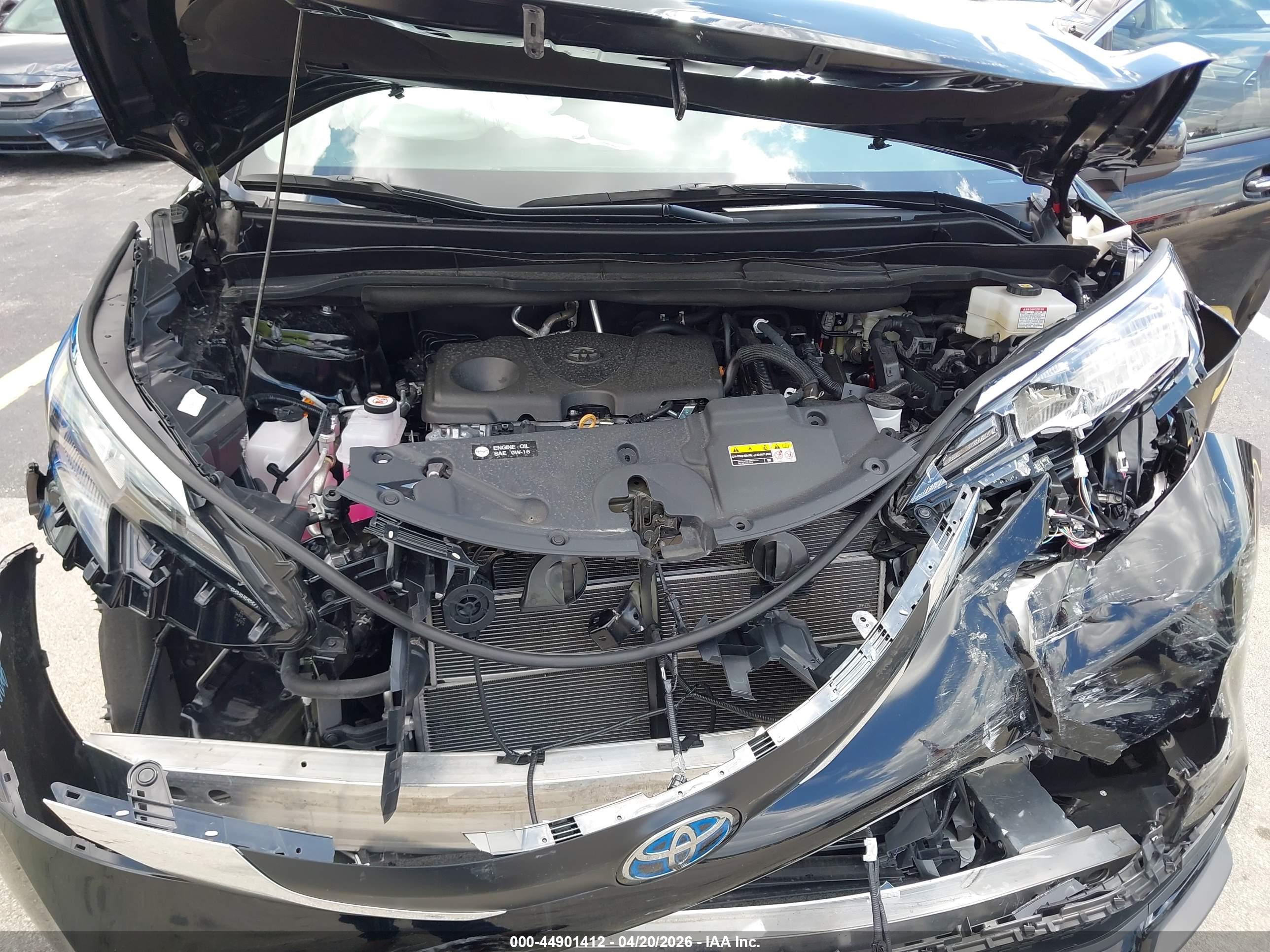 TOYOTA SIENNA image 10