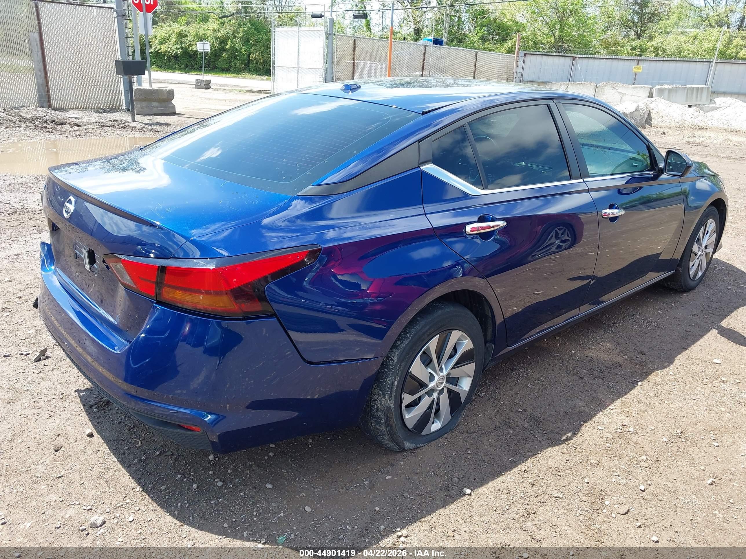 NISSAN ALTIMA image 4