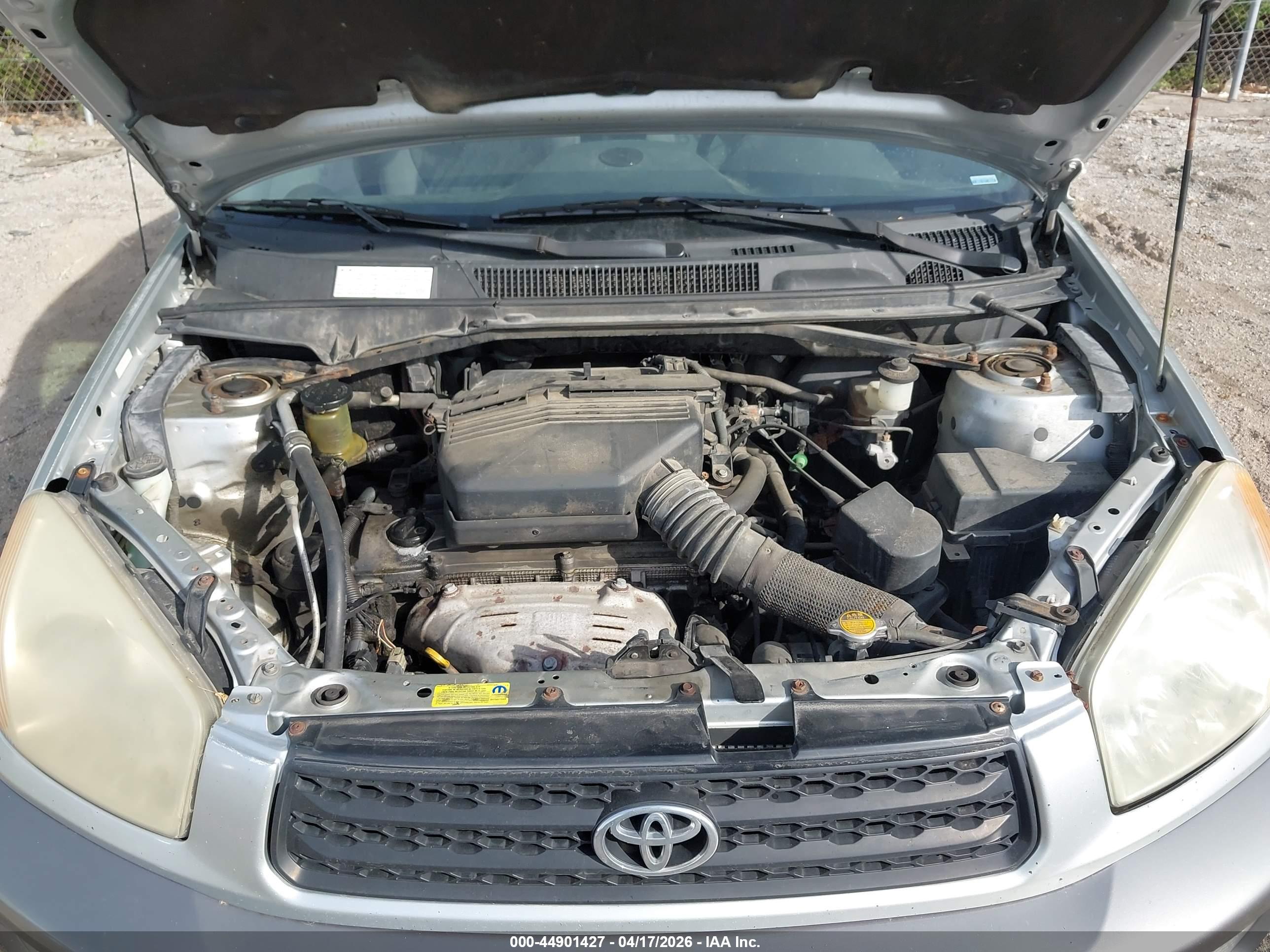 TOYOTA RAV4 image 10
