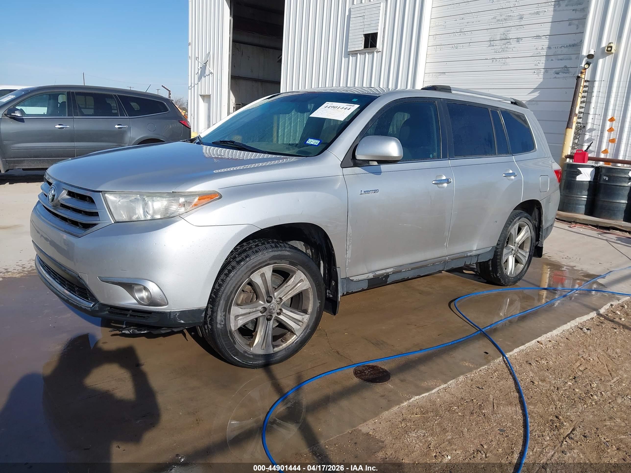TOYOTA HIGHLANDER image 2