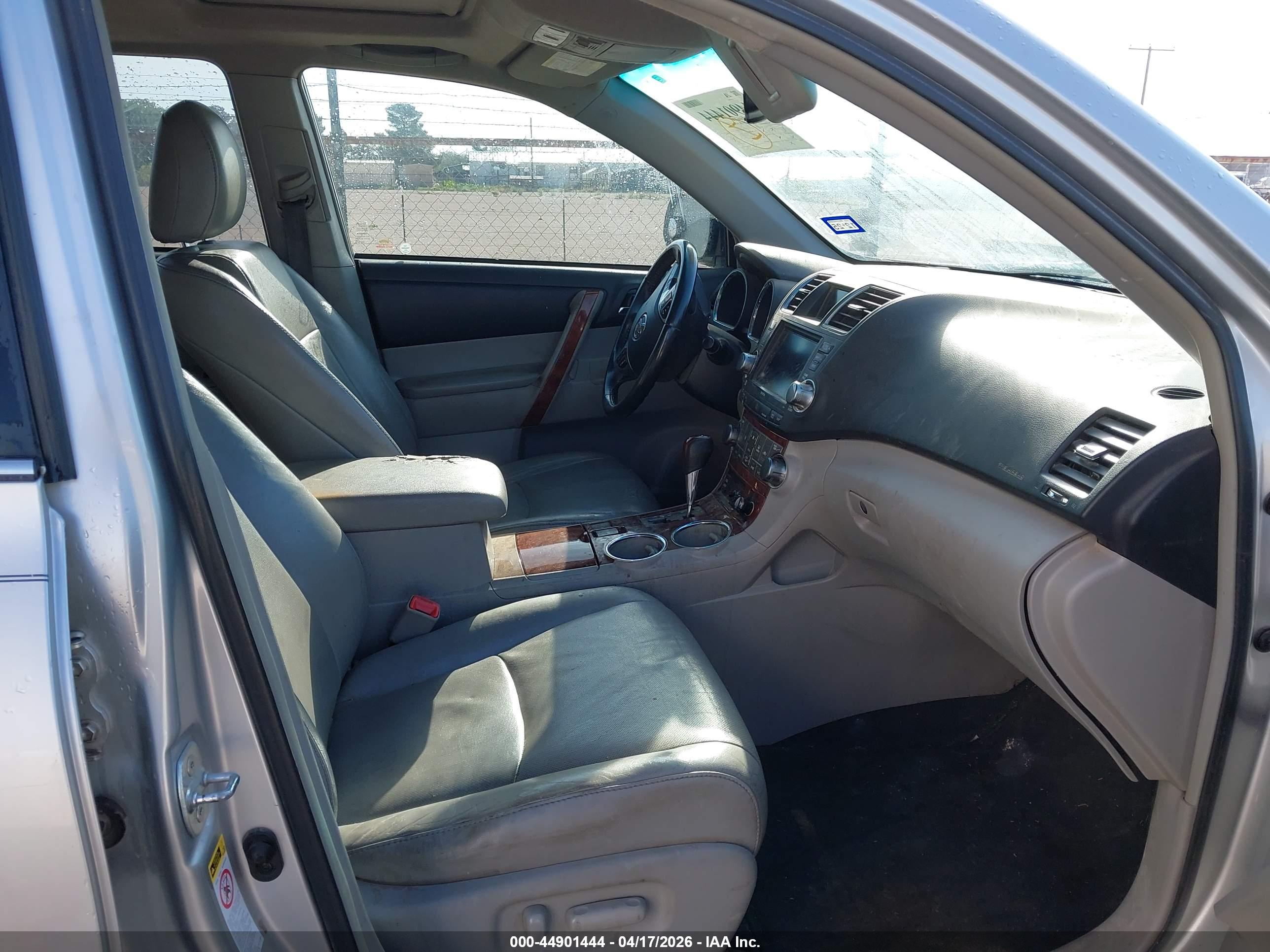 TOYOTA HIGHLANDER image 5